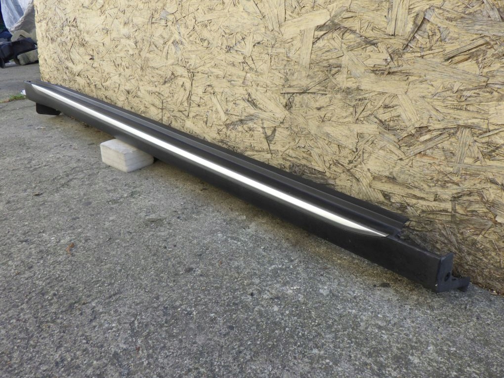 KIA XCEED X-CEED X CEED III 3 18- moulding threshold threshold right