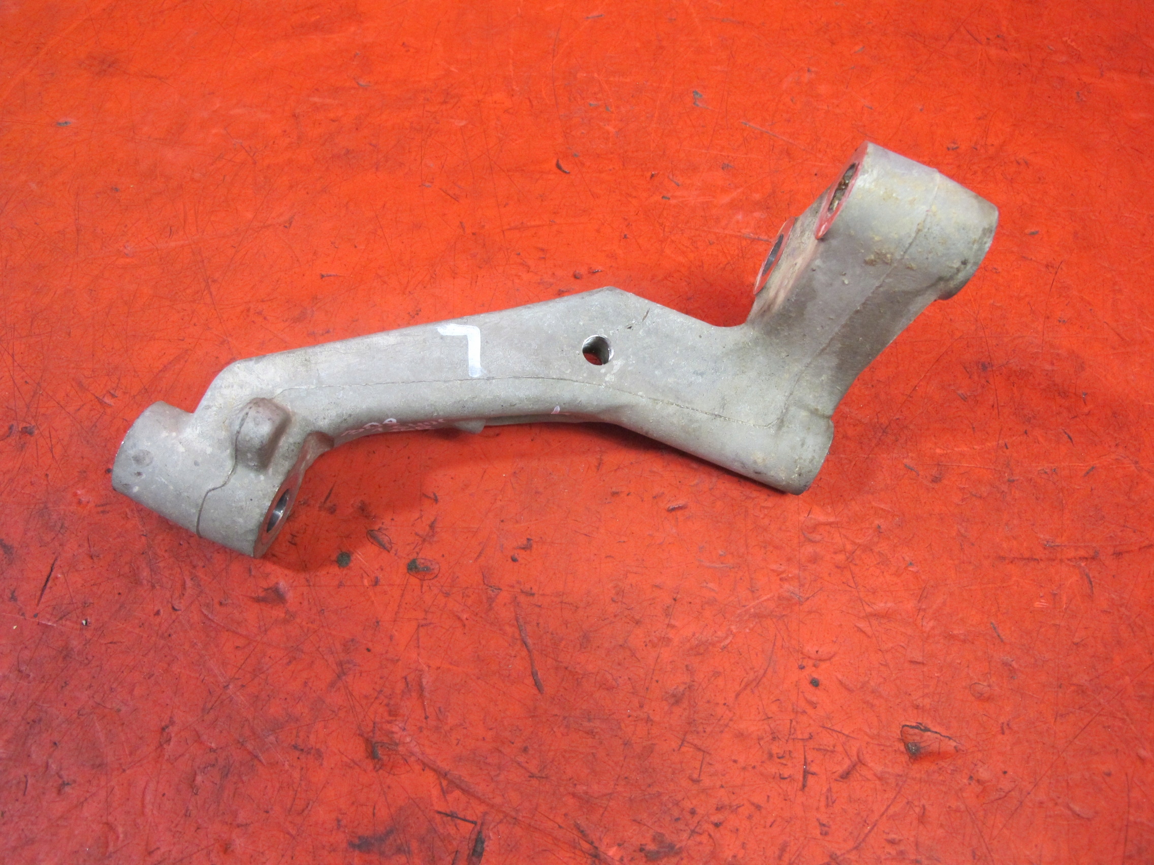 PEUGEOT 308 II T9 console holder SANEK left
