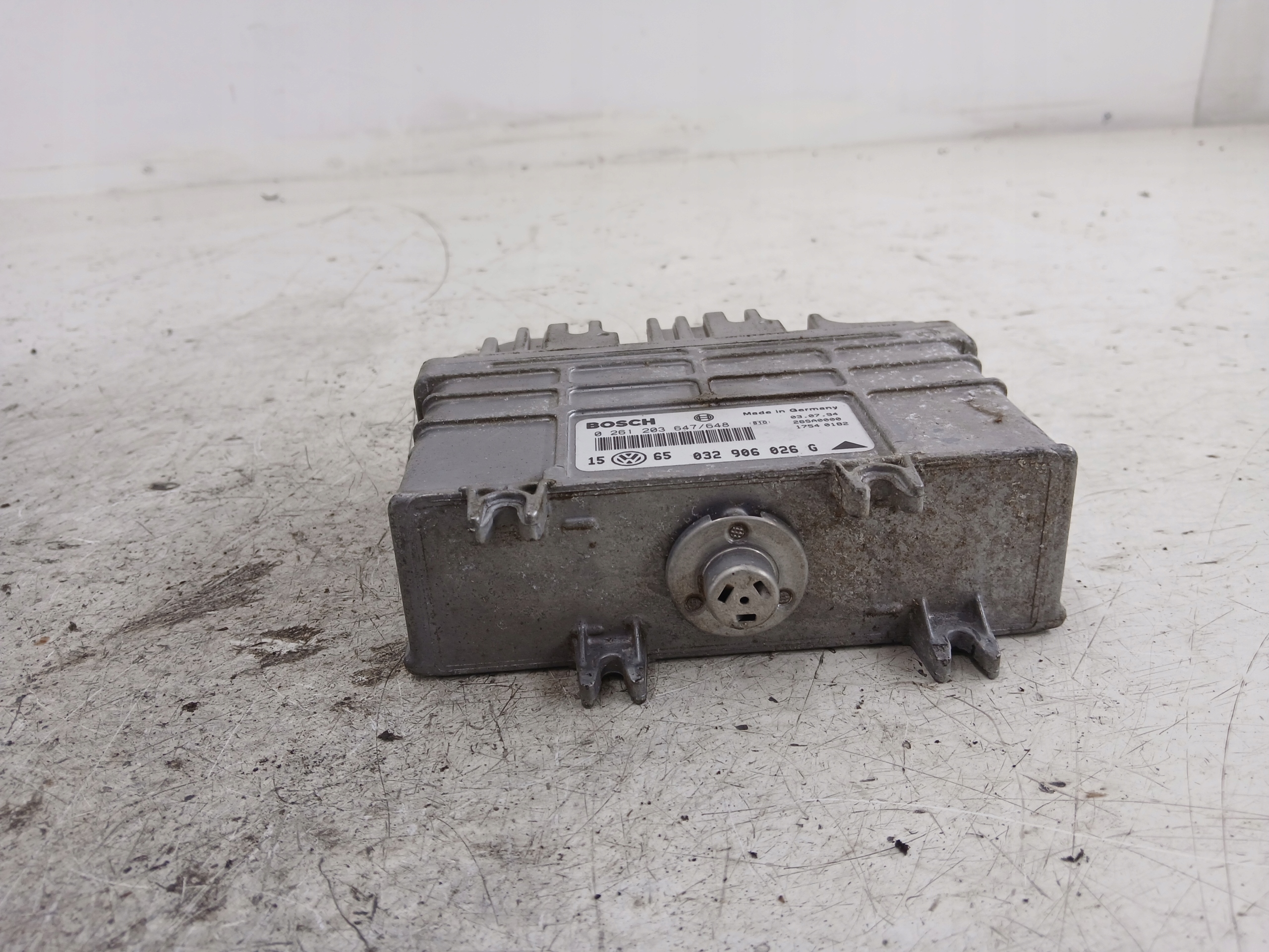 VW GOLF III 1.6 control unit of the engine 032906026G