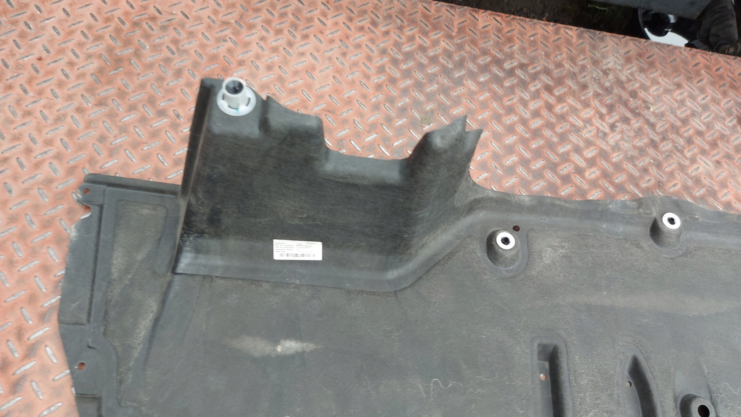 cover below bumper chassis rear rear part TOYOTA COROLLA E21 KOMBI 19