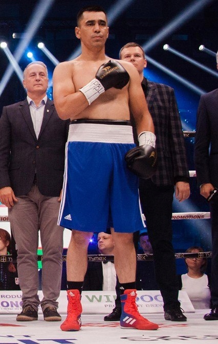 Rękawice bokserskie TIGER BLACK L 10 oz Rodzaj bokserskie