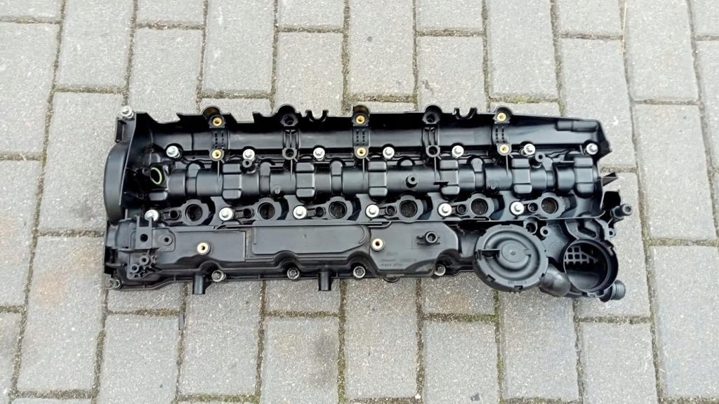 BMW X5 X6 F15 F16 KOMPLETNA POKRYWA ZAWORÓW 4.0d