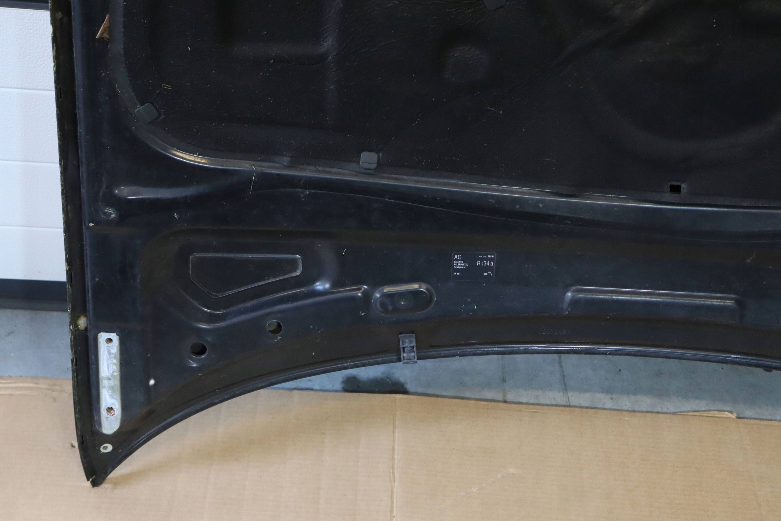 SKODA SUPERB and bonnet front front engine housing cover 9910 black