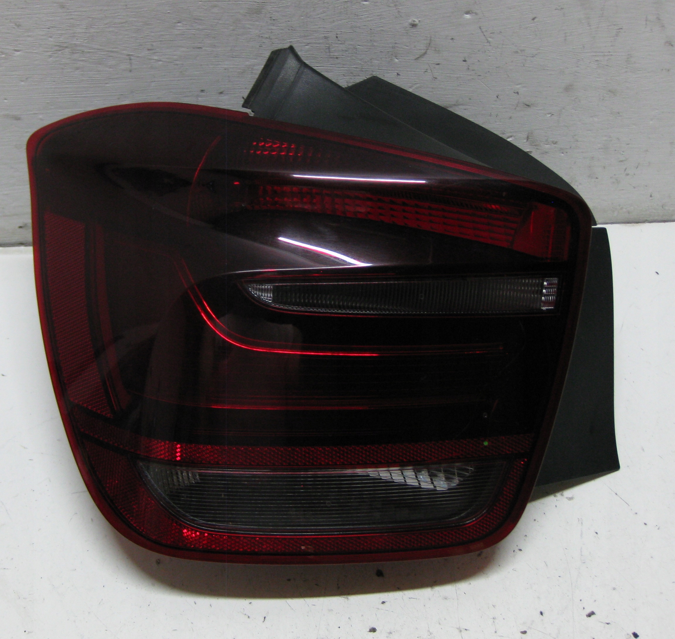 BMW F20 1.6i 14R light left rear part EU