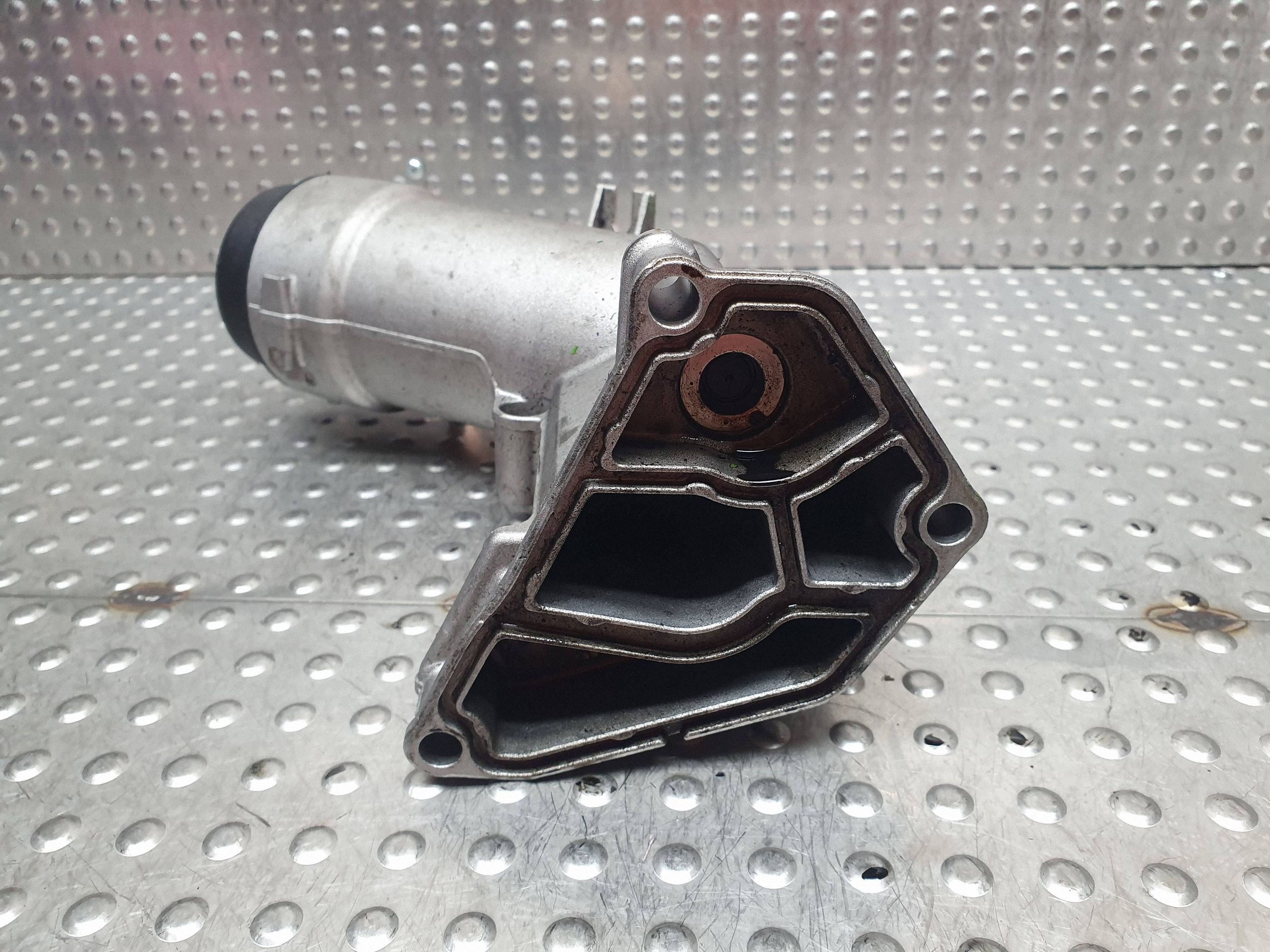 Supporto filtro olio Radiatore / Raffreddatore 7787072 BMW E46 E87 E90 E60 X3 E83 2.0D M47