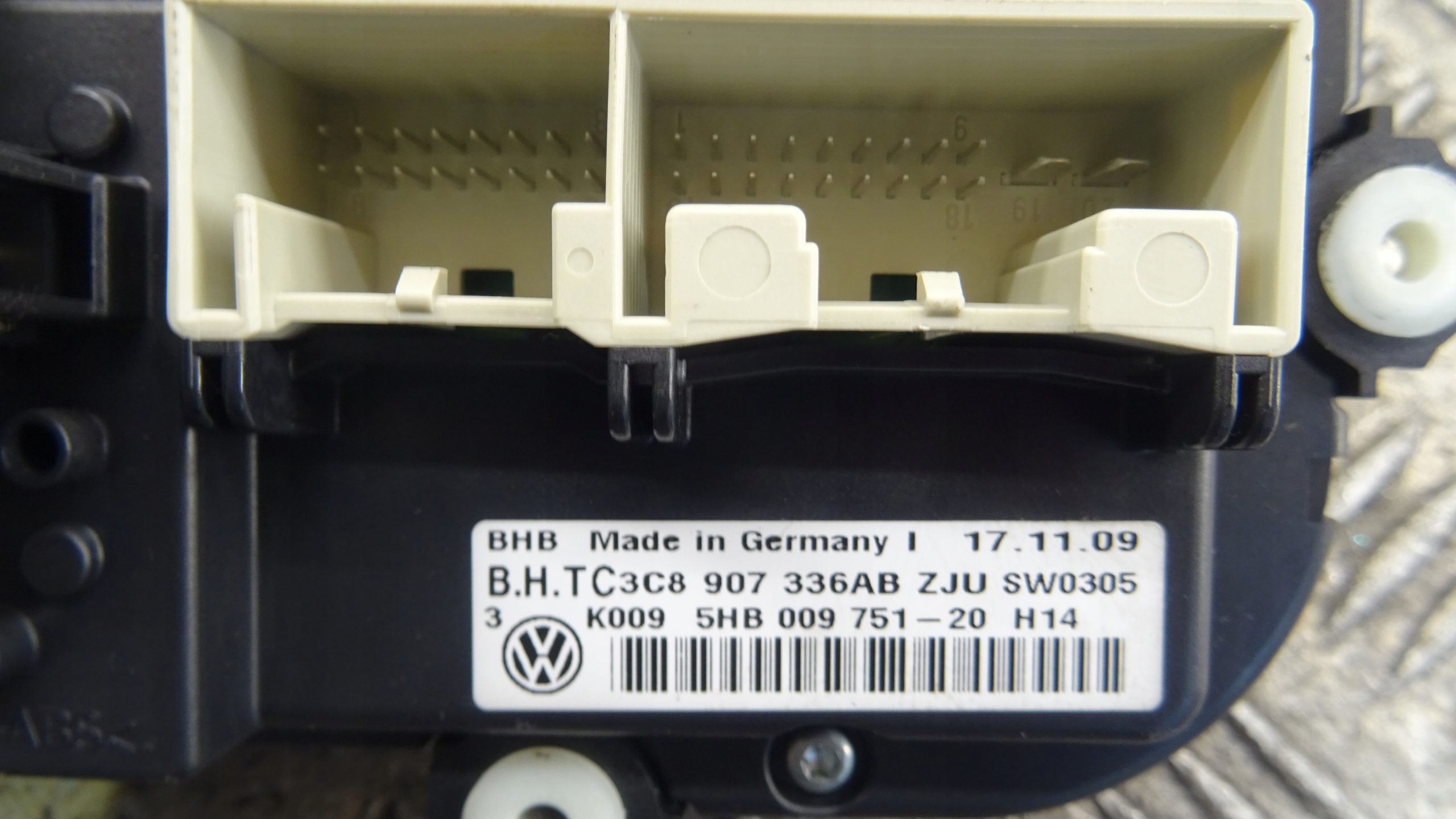 Schalter klimaanlage Volkswagen OE 5HB009751
