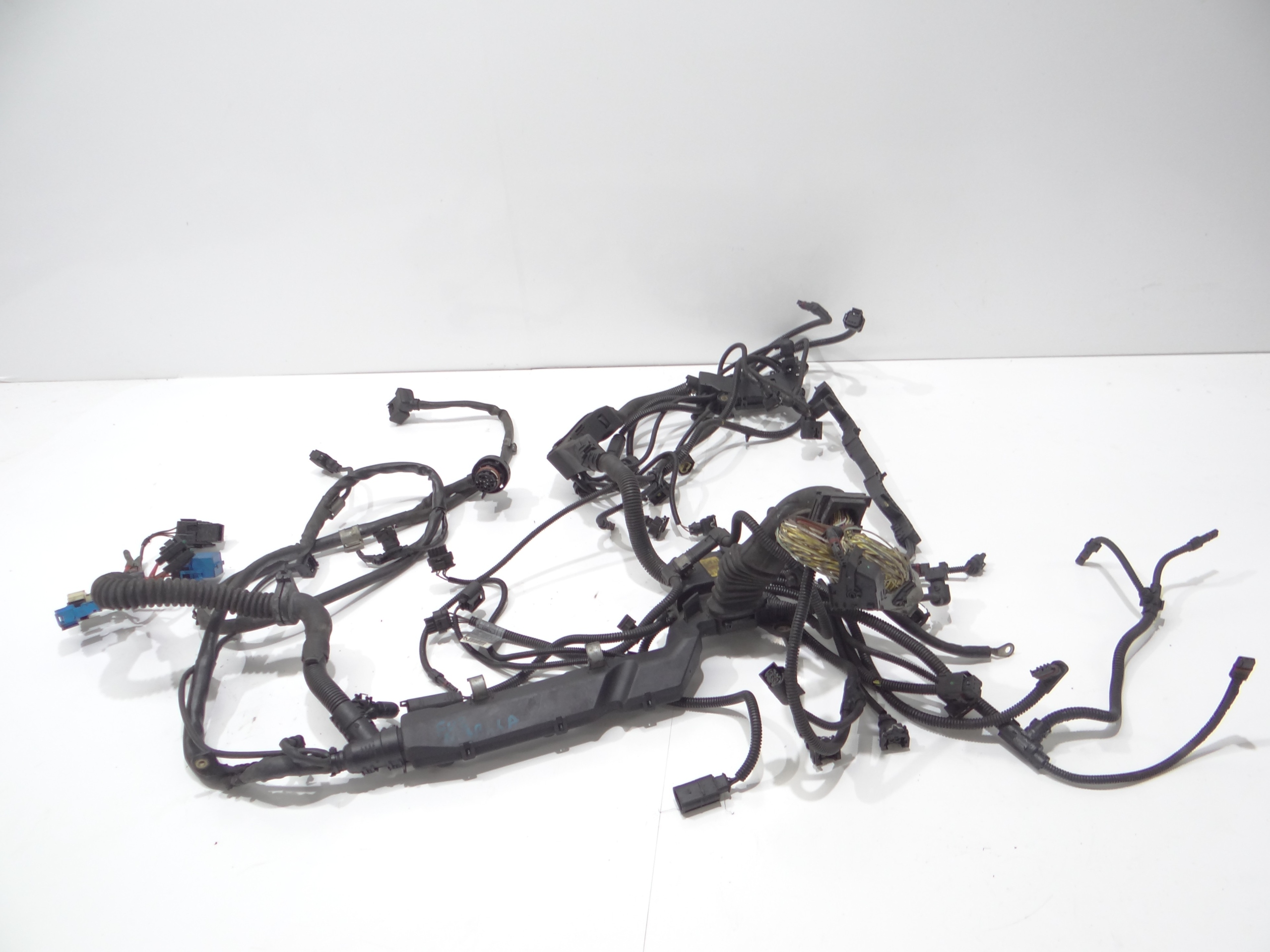 bundle of the engine BMW F02 N63B44A 7575185