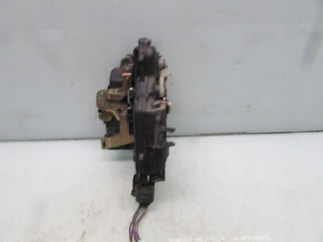 GOLF IV 99R 3D lock door right front front