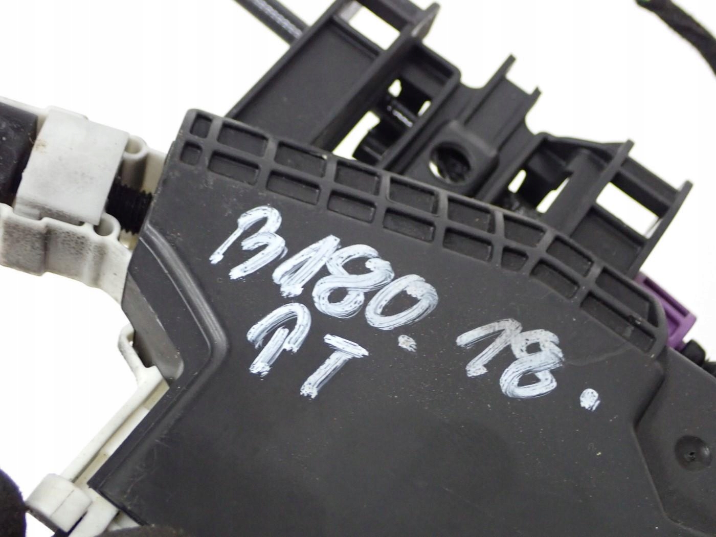 замок задний A2047302835 A2040085999 MERCEDES b W246 18R