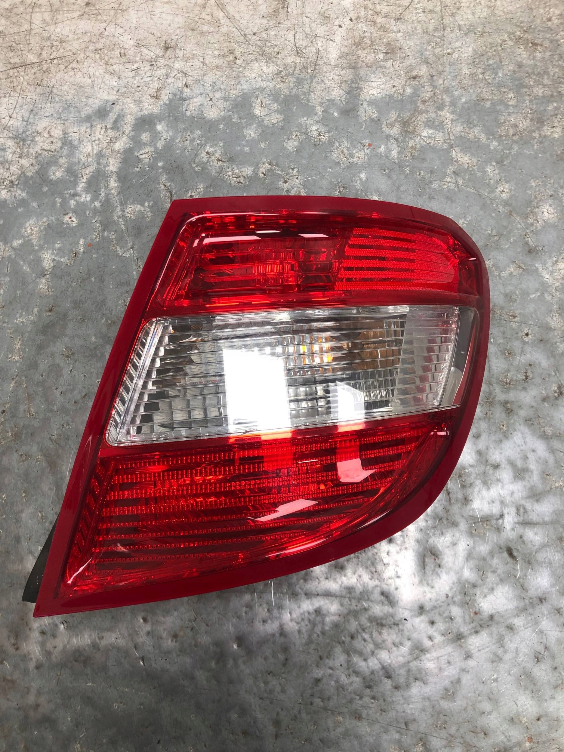 light right rear part MERCEDES W204 KOMBI 2048203664