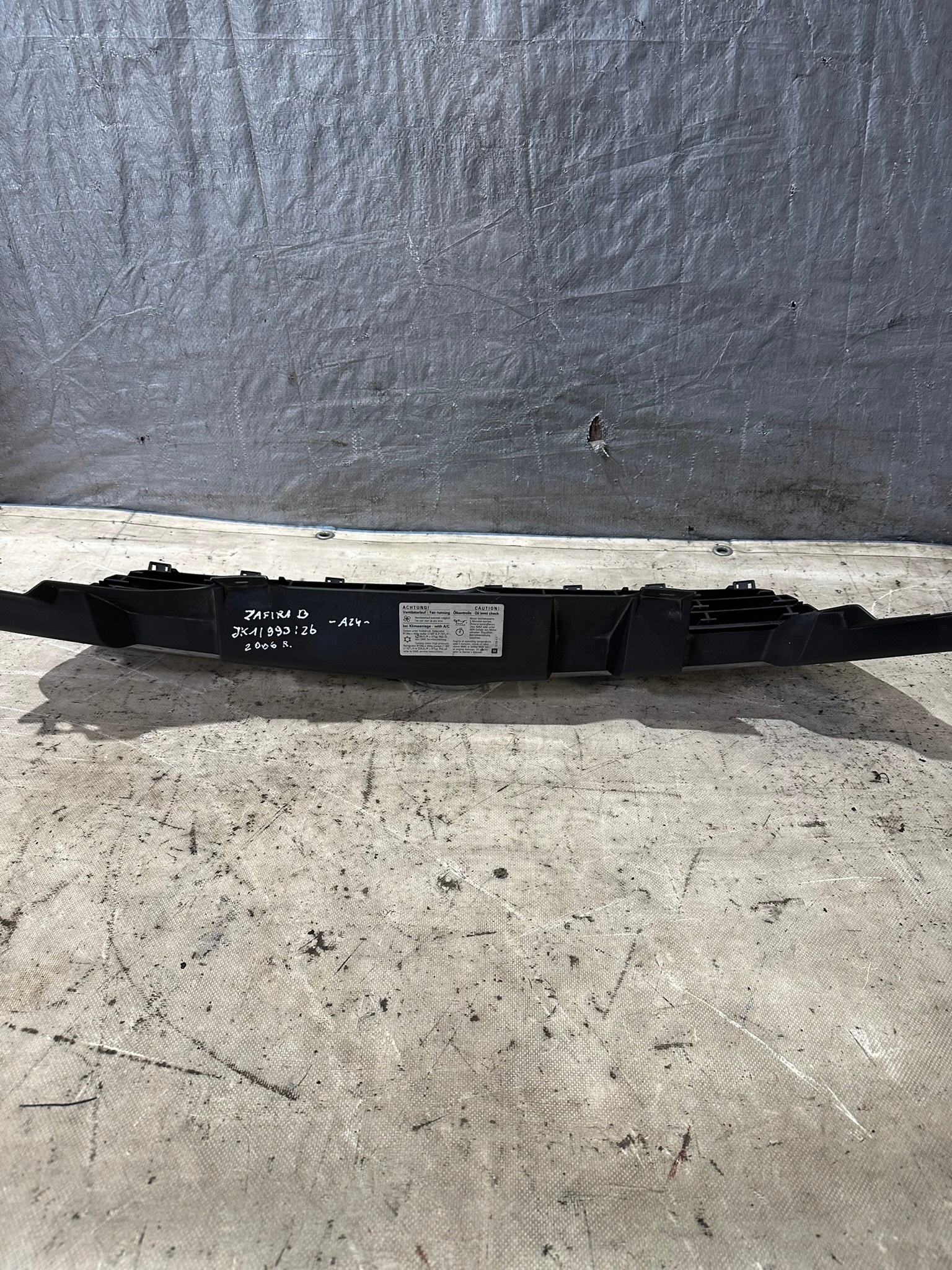 Grill Grill OPEL ZAFIRA B 2006R. 13136136