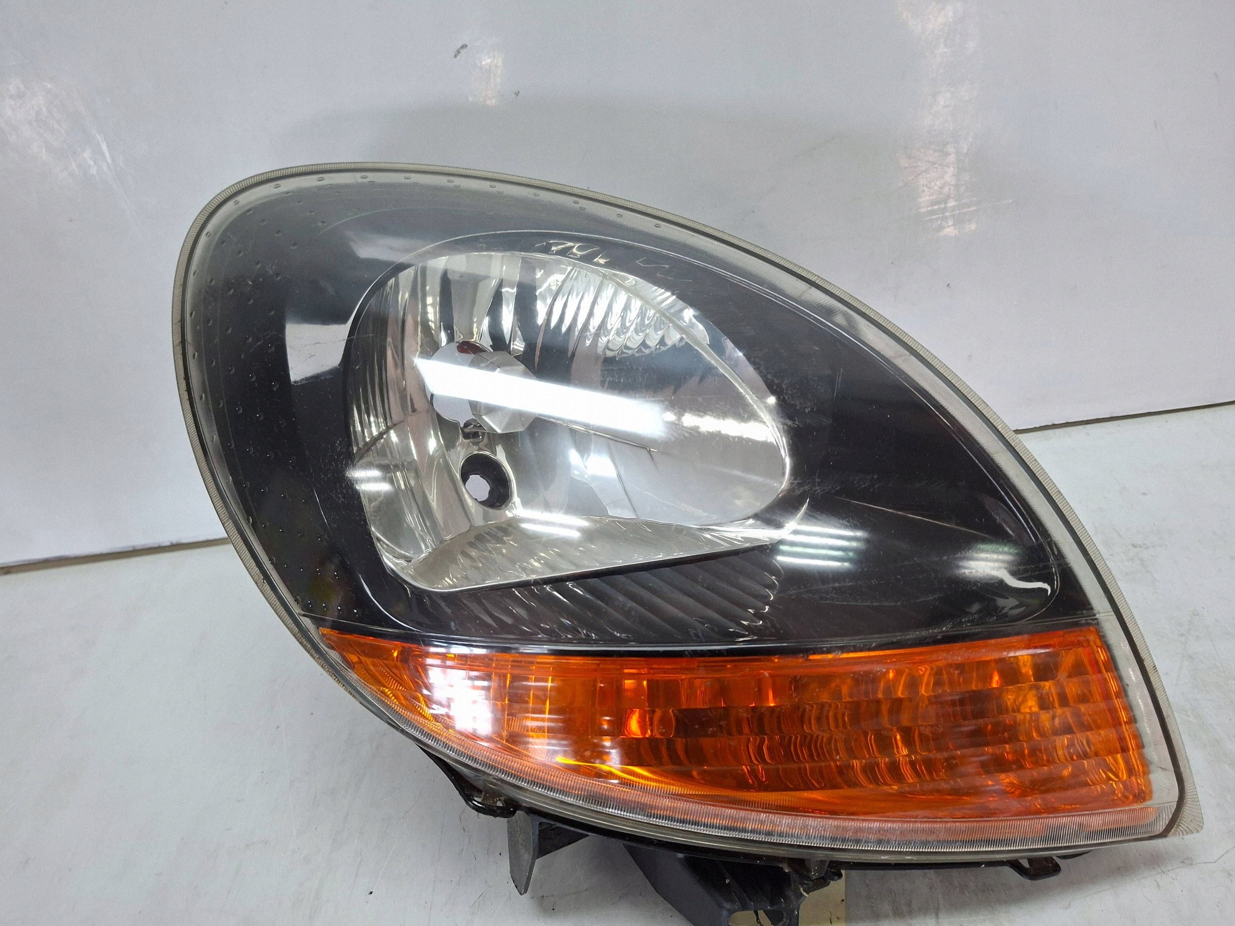 light front right 8200183921 RENAULT KANGOO and LIFT 03-08 CIEMNA