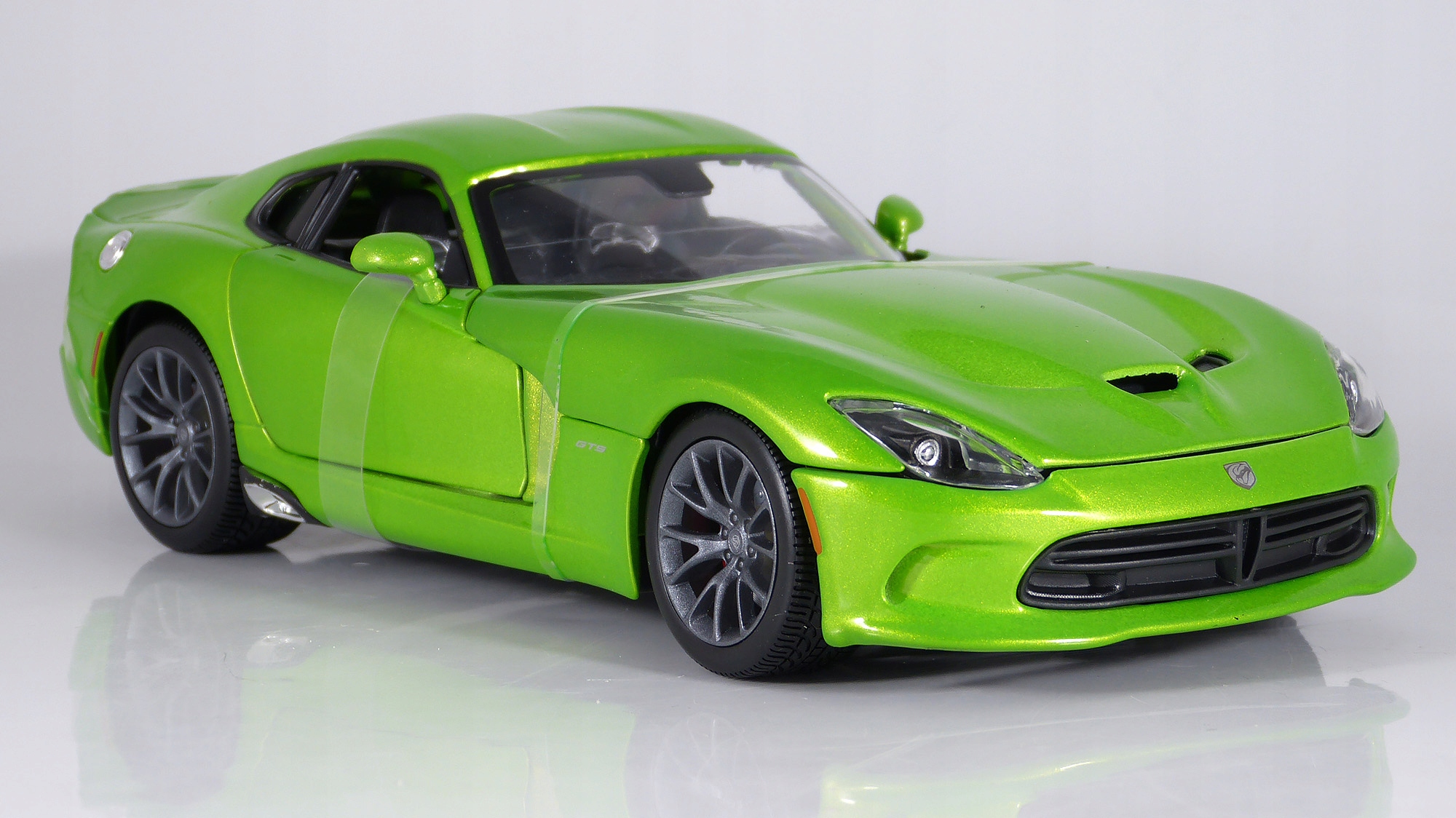 Hot Wheels ダッジ・バイパー 1/18 AUTOart 1/18 ダッジ バイパー 1:28 エディション ACR