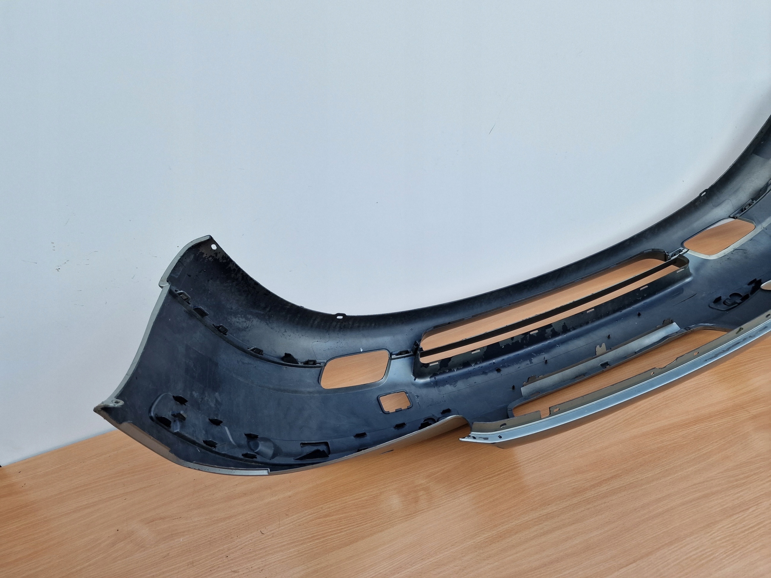 VOLVO V70 LIFT 05-07 ROK bumper front + mouldings