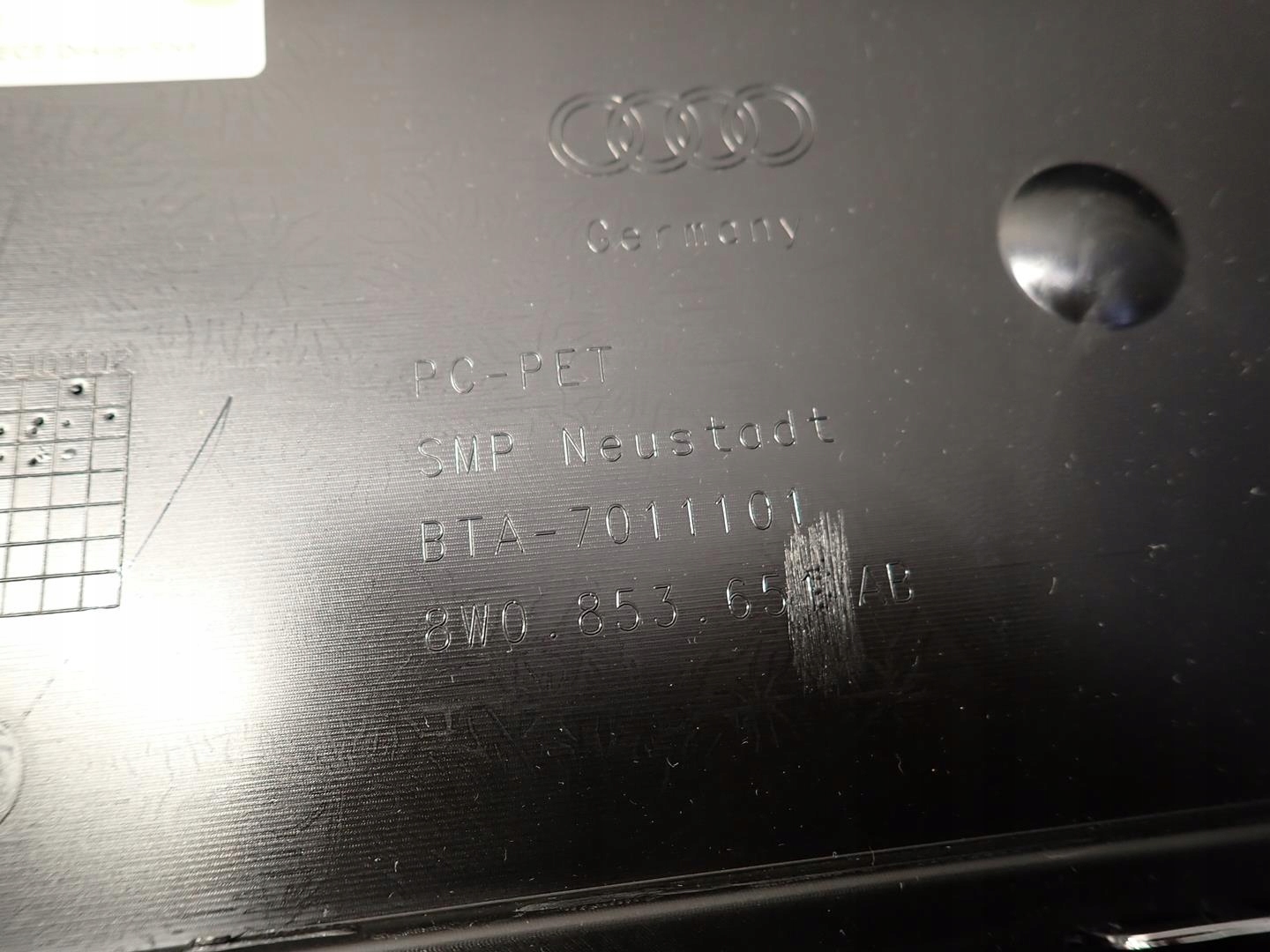 grille AUDI A4 B9 2015- 8W0853651AB