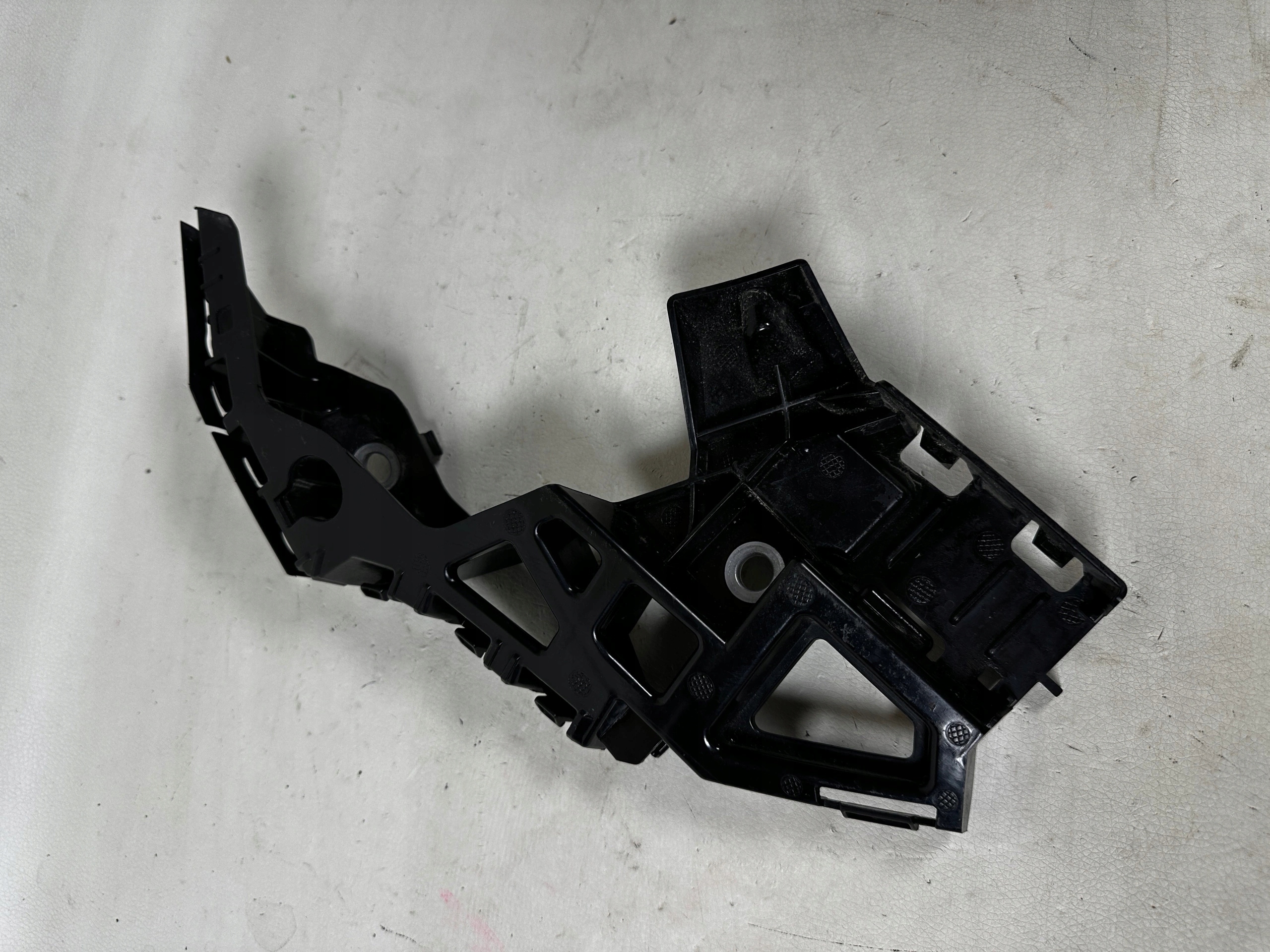 VW GOLF VIII bumper bracket left front 5H0807049D