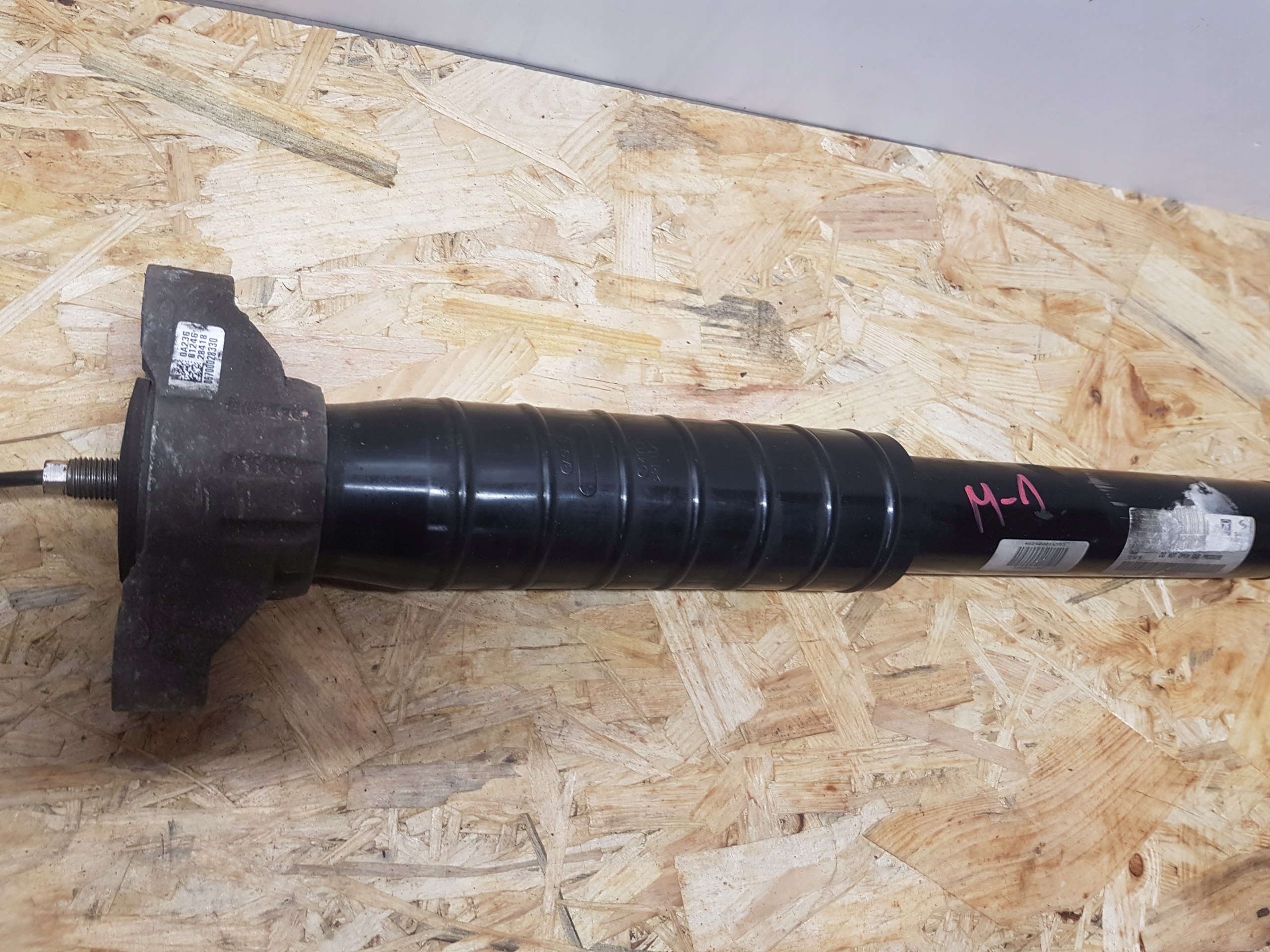 shock absorber rear MASERATI LEVANTE 670037439