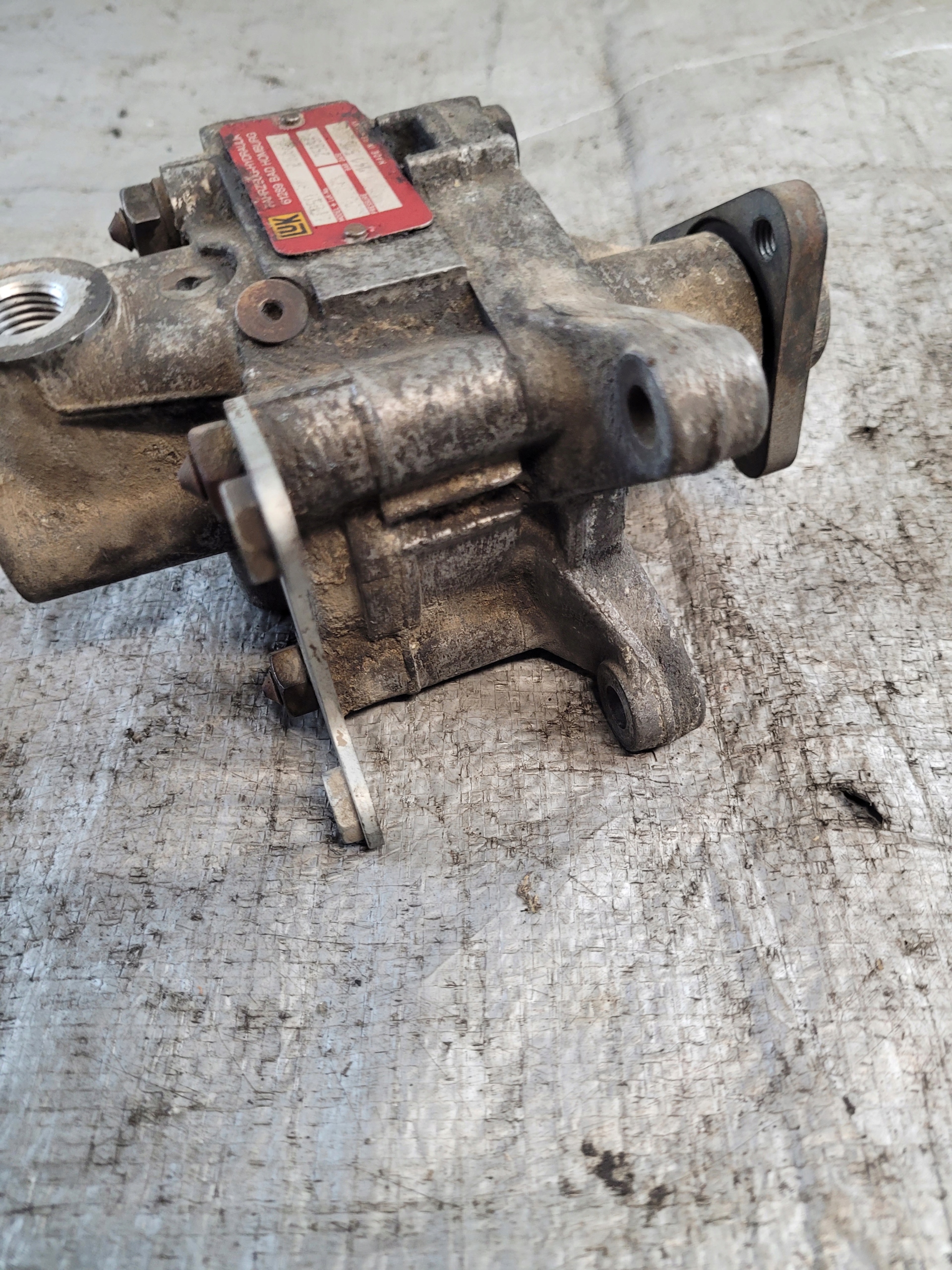 servo pump LUK OE 1141516 LFA65A 2106126 BMW 3 E36 1.6B