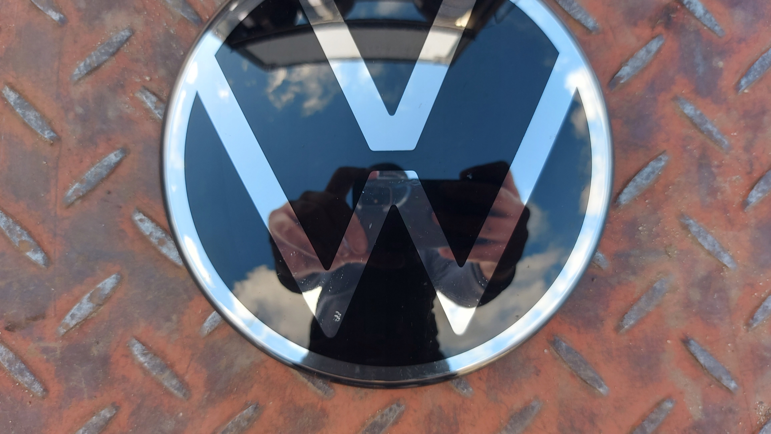 ZNACZEK EMBLEMAT LOGO PRZÓD PRZEDNI VW VOLKSWAGEN T-ROC T-CROSS POLO VI Marka Volkswagen