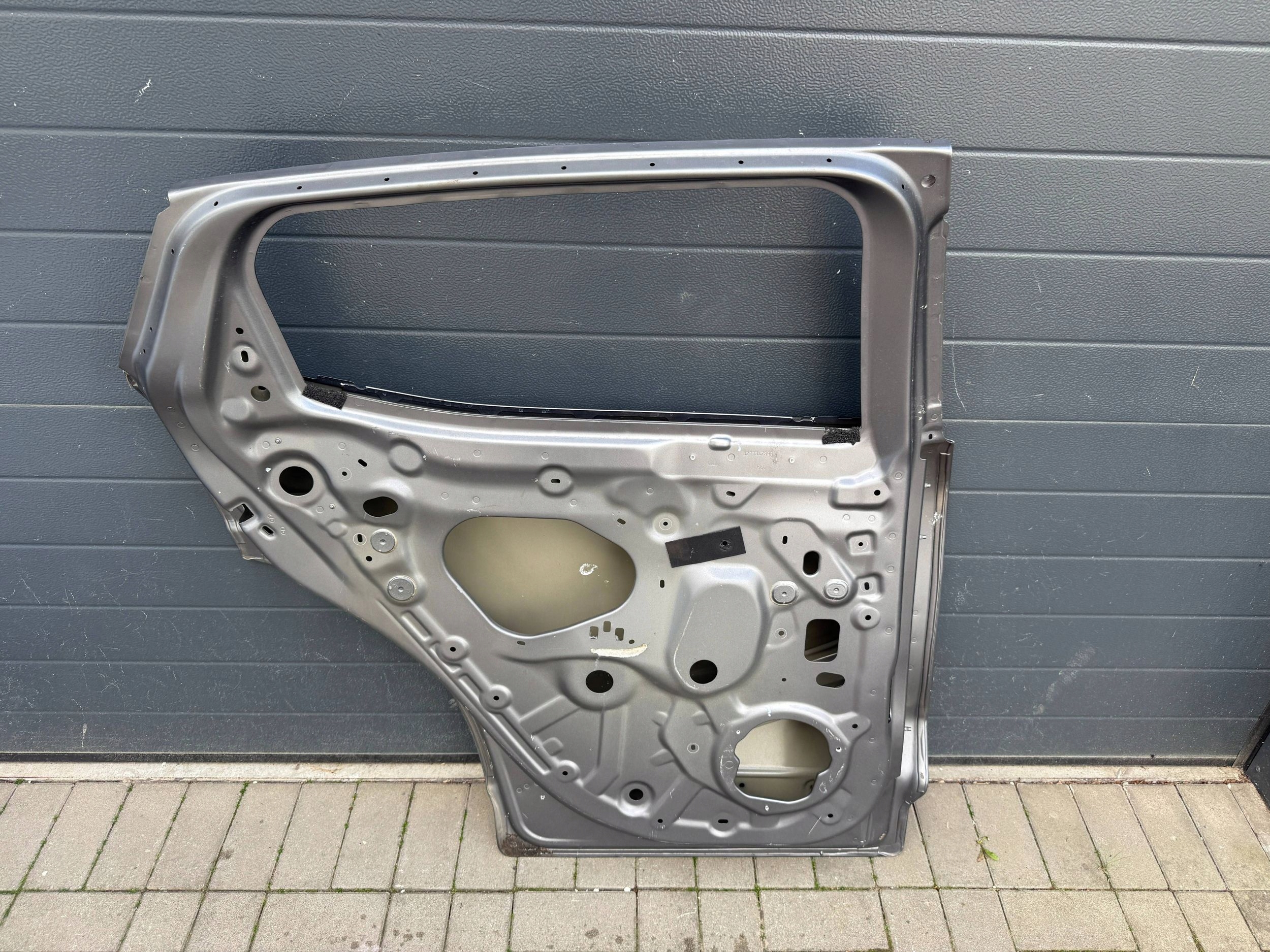 Renault Megane E Tech 22- door rear part left rear.