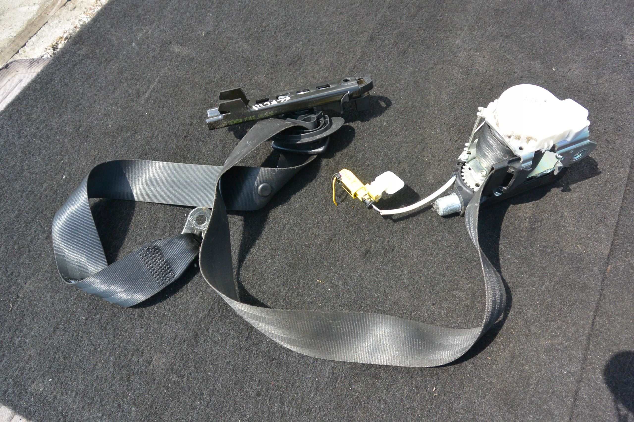 VW PASSAT CC B7 LIFT Gurten Sicherheits Spanner rechts vorne Original
