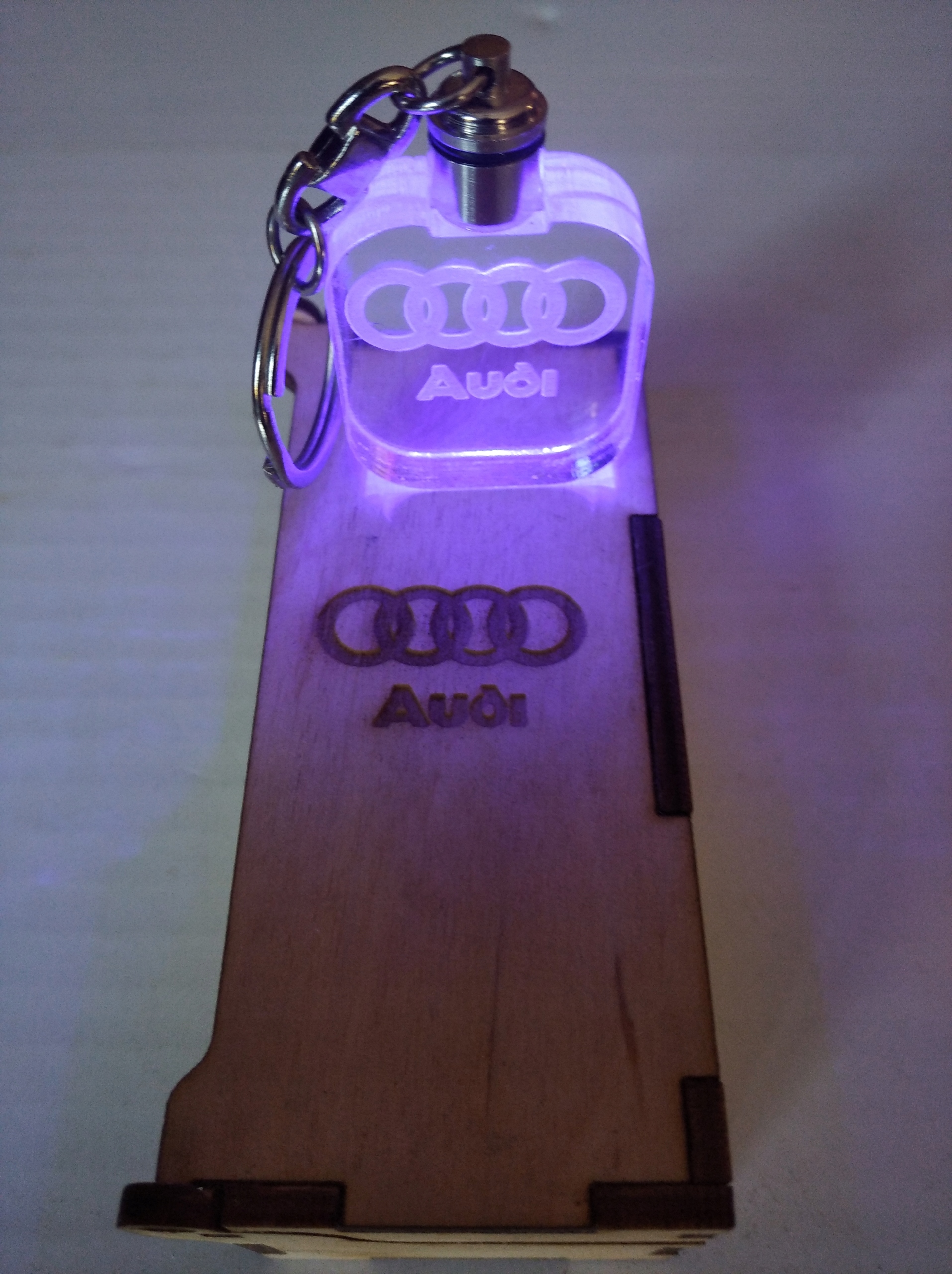 grawer brelok led audi vw bmw man pudełko