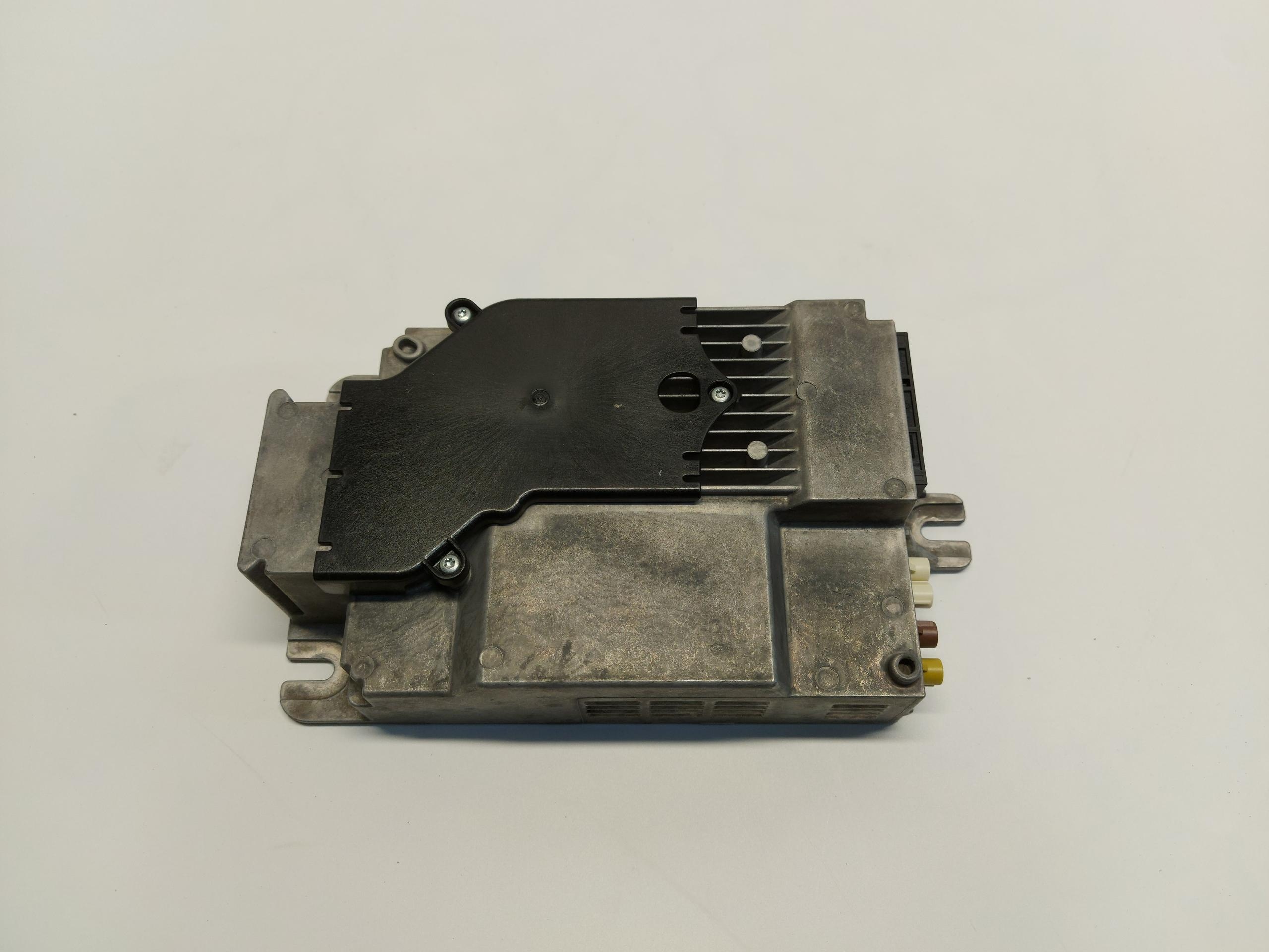 BMW G20 330e amplifier DZWIEKU 7928596