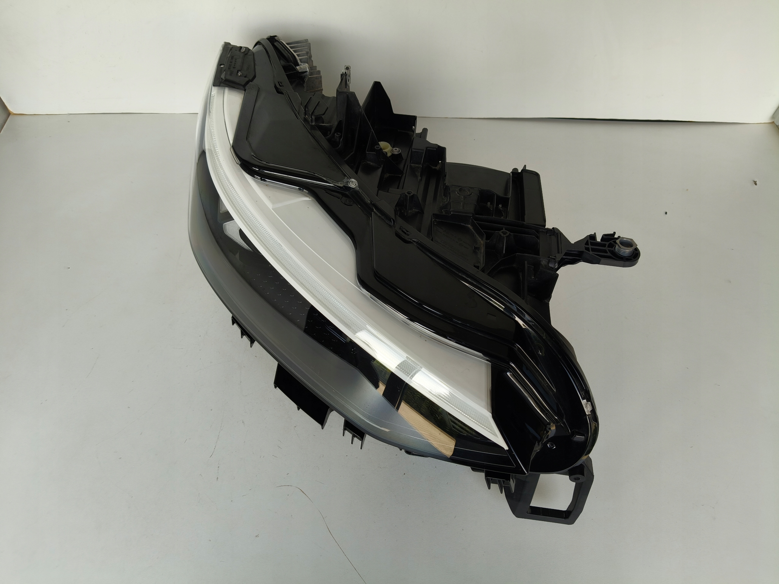 light right REFLEKTOR VW ID7 14A FULL LED IQ LIGHT