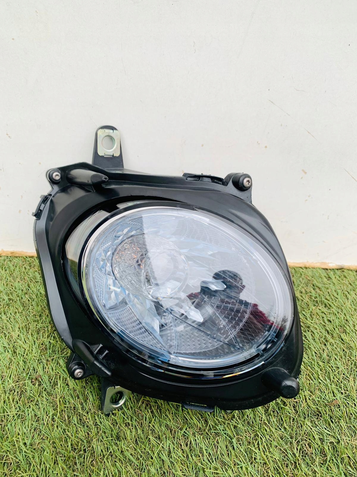 БЕНТЛІ БЕНТАЙГА РЕСТАЙЛІНГ ПРОТИВОТУМАНКА ПРАВИЙ LED DRL