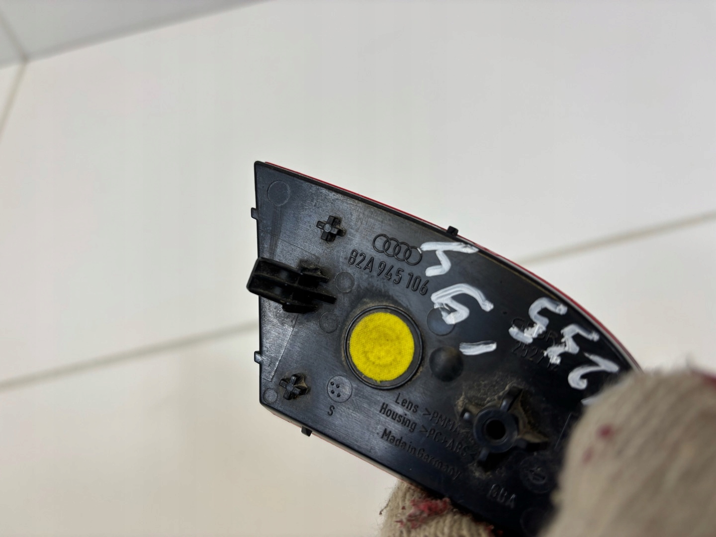 Odblask right side Audi A1 GB 2018 82A945106