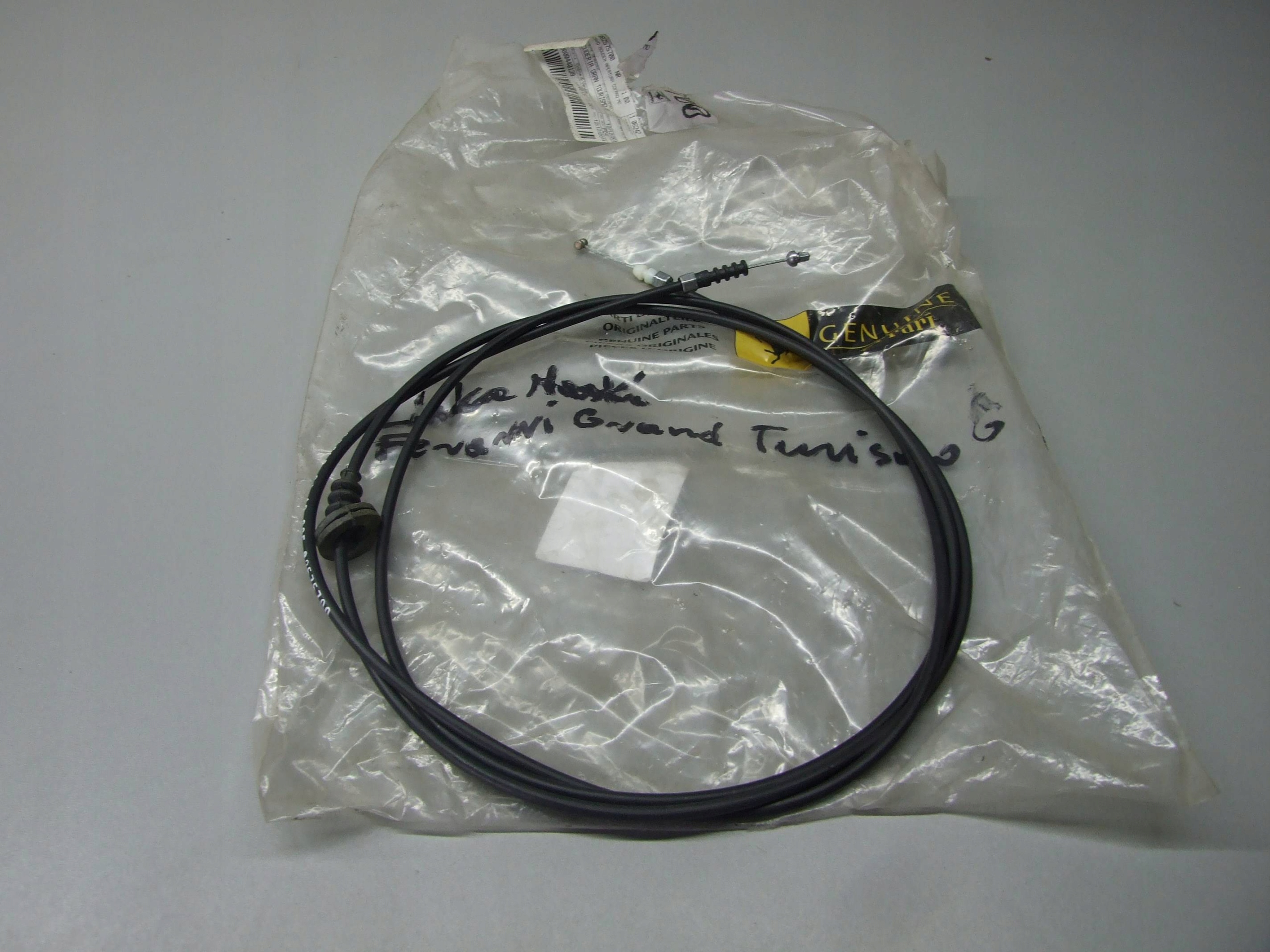 НОВИЙ ТРОС КАПОТА FERRARI GRAND TOURISMO 082575700