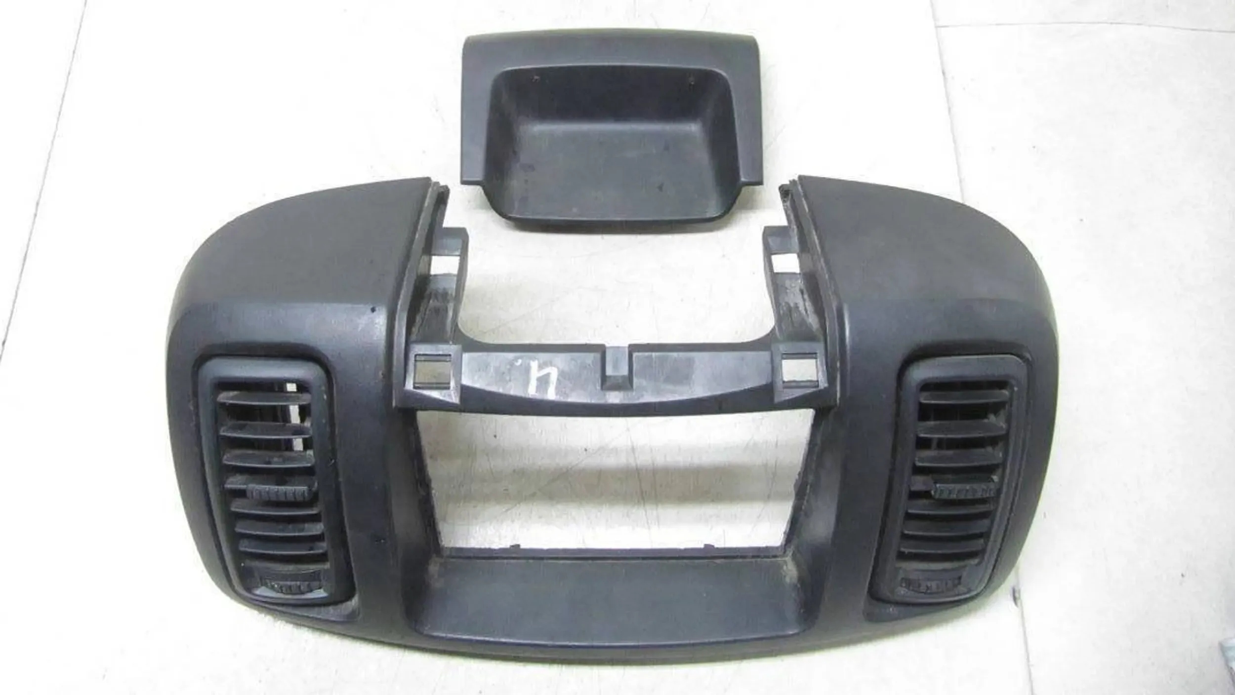 TRAFIC VIVARO II RAMKA RADIA KRATKI 01-