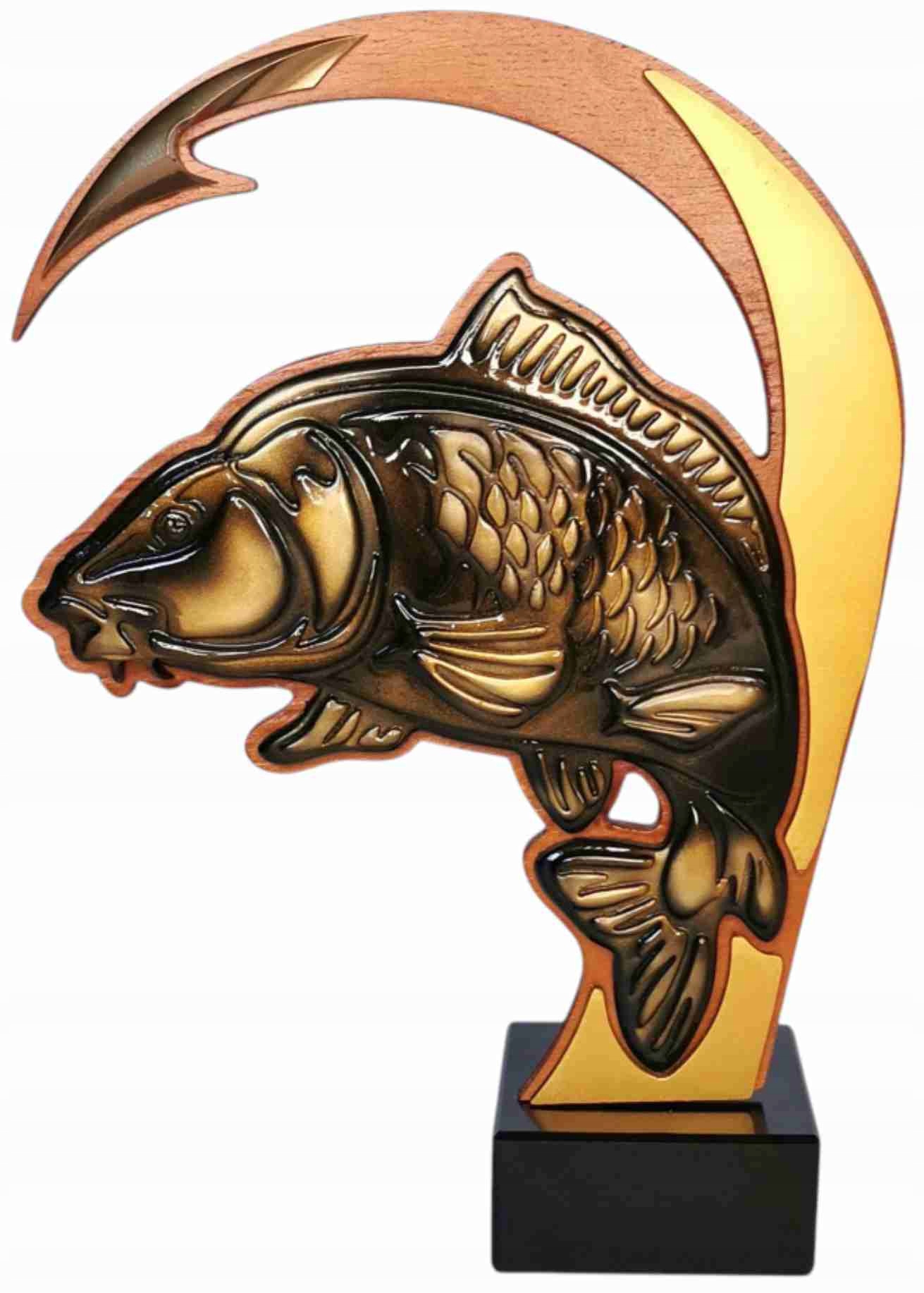 Soška Karp rybářská trofej s kaprem ryba s háčkem 32 cm popis