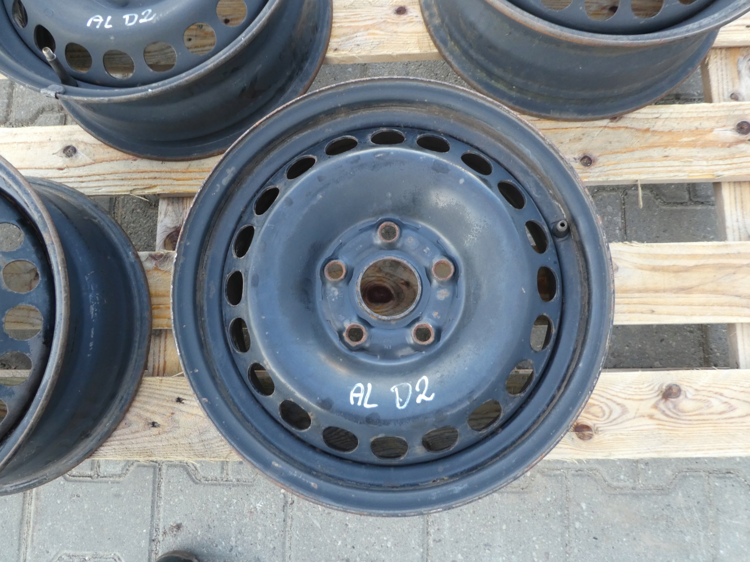 VW AUDI CERCHI Ferro 8D0601027