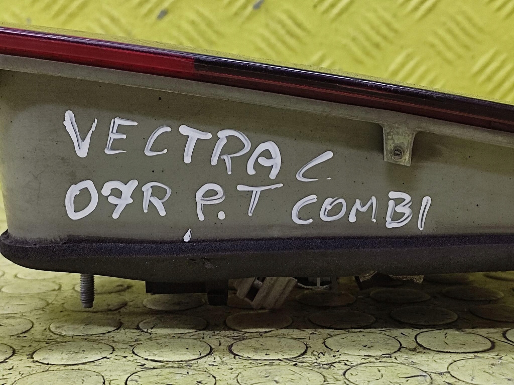 OPEL VECTRA C KOMBI light right rear part 13184025