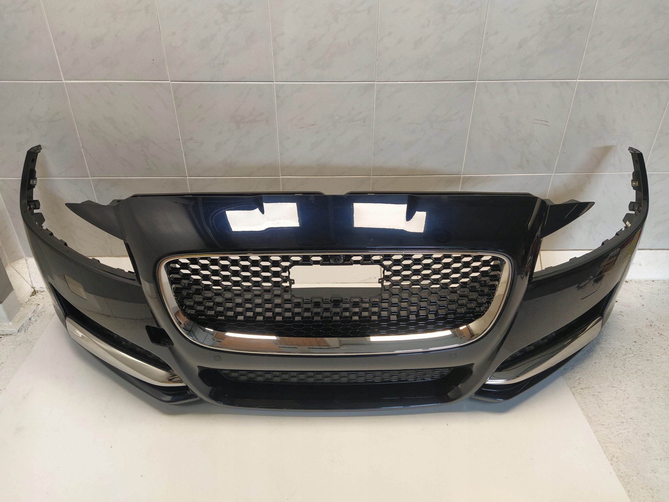 JAGUAR XF II X260 bumper front front 6 PDC RADAR KAMERA CELESTIAL BLACK