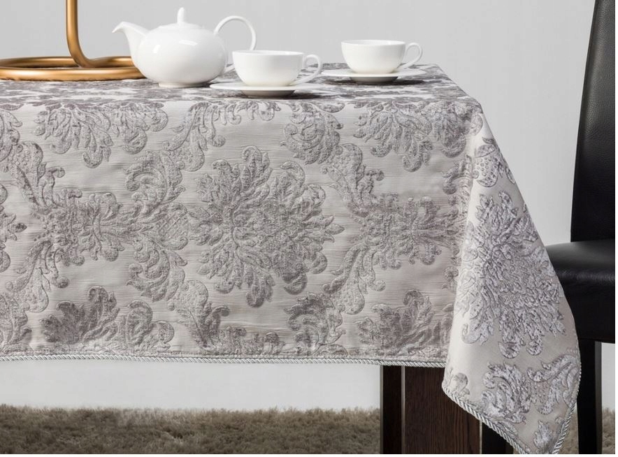 

Bax Obrus srebrny żakardowy 140X260 cm