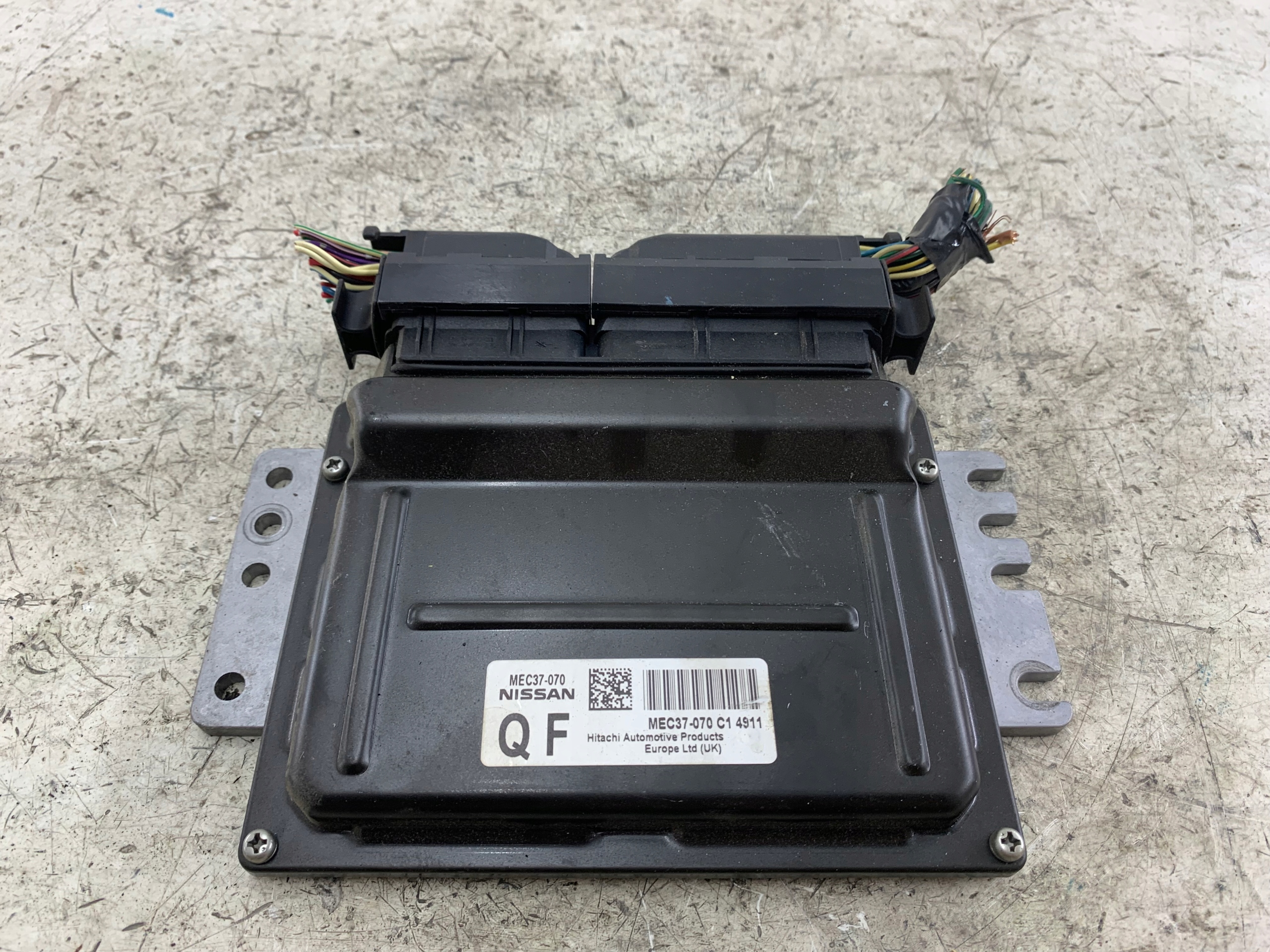 NISSAN PRIMERA P12 1.8 control unit of the engine MEC37-070