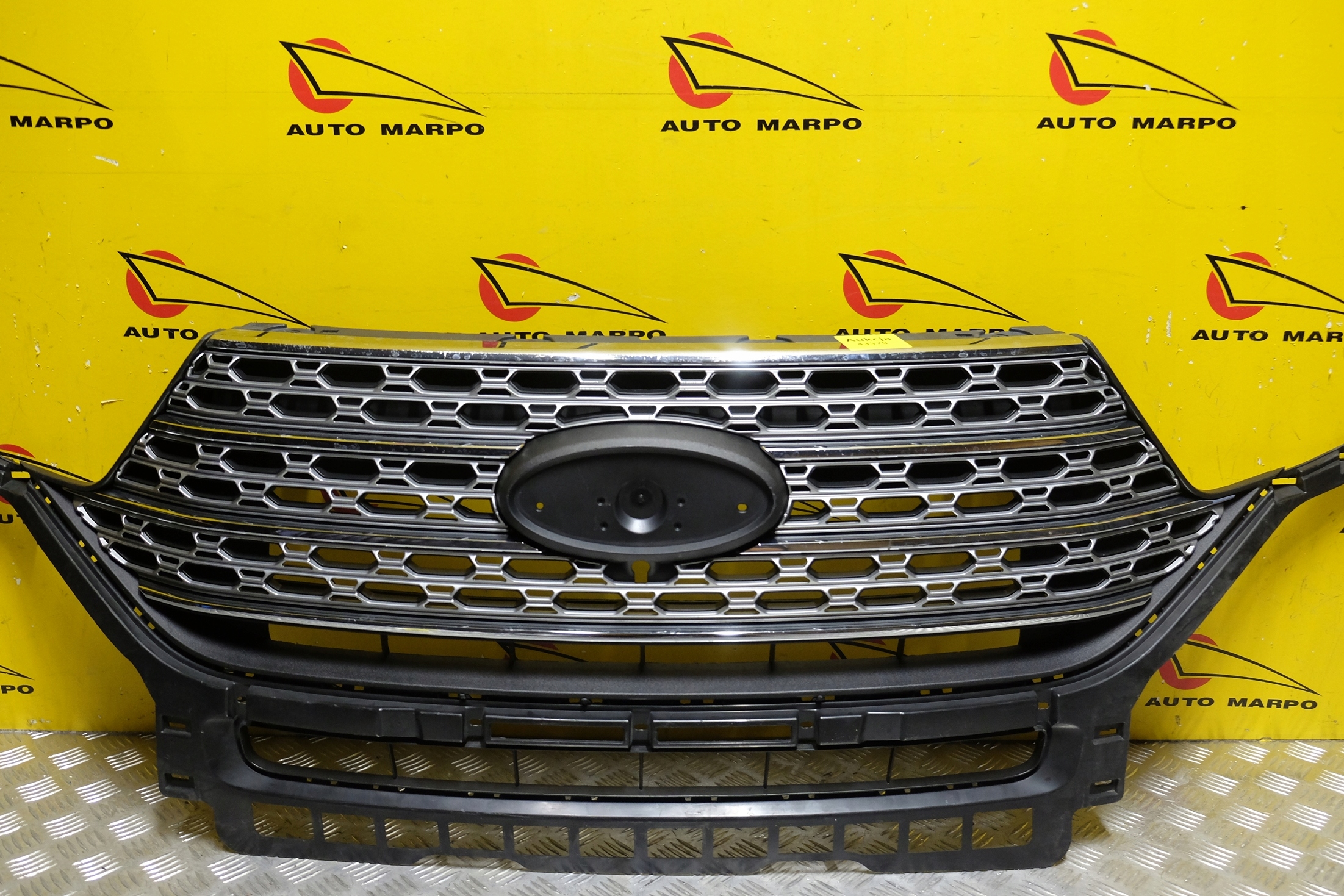 FORD EXPLORER 2020- GRILL ATRAPA PRZÓD USA Jakość części (zgodnie z GVO) O - oryginał z logo producenta pojazdu (OE)