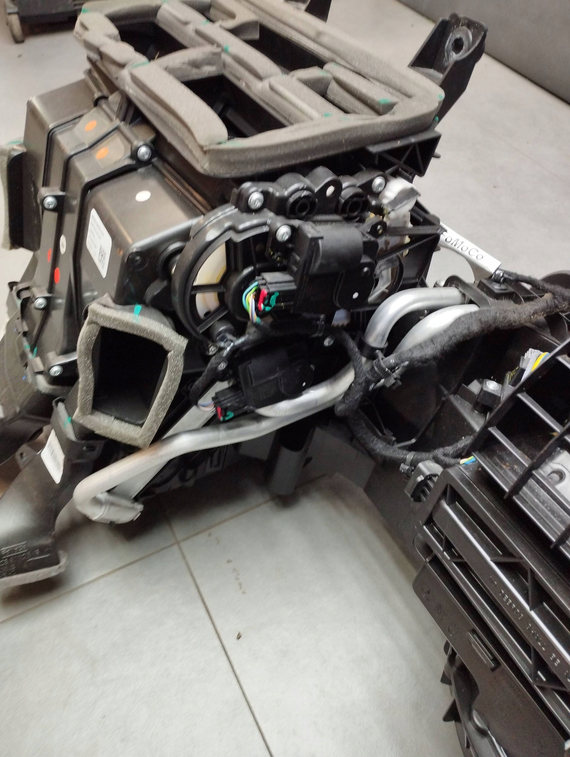 Volkswagen Amarok II Bloc de chauffage complet Sans de chauffage MB3B19B555VAN