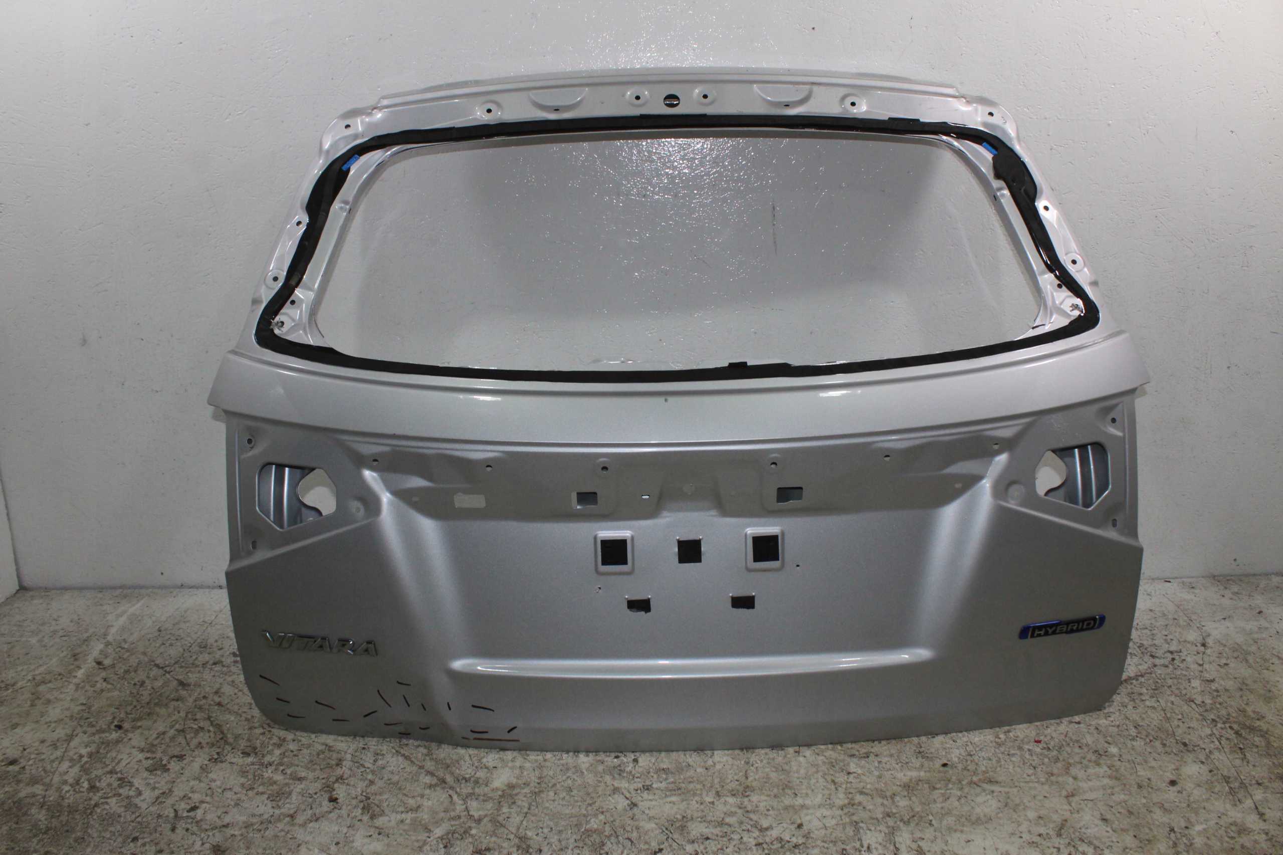 Suzuki Vitara III trunk door boot rear part