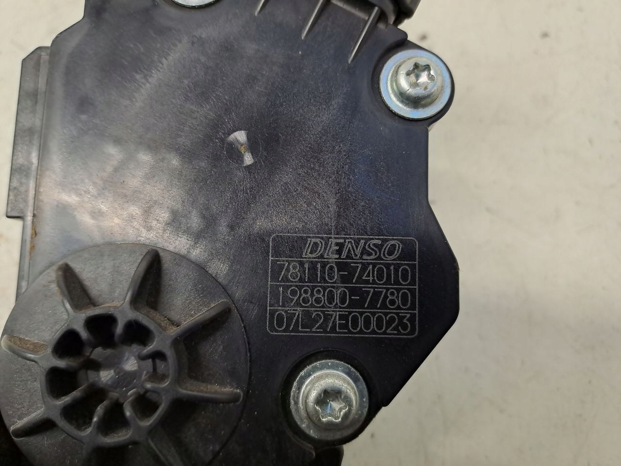 accelerator pedal Toyota IQ 1,0
