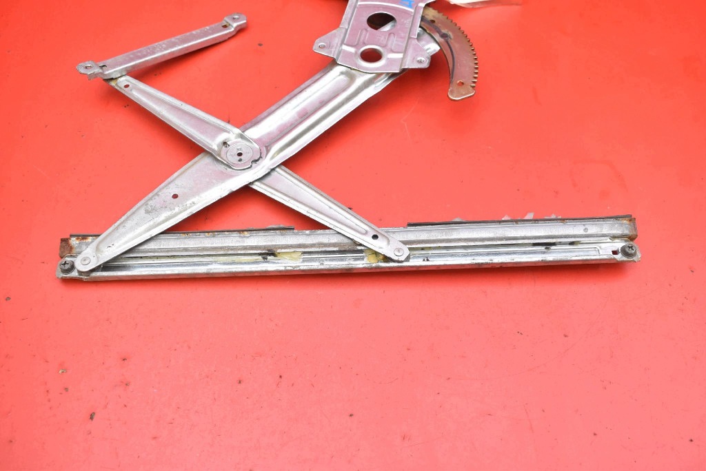 window regulator left front EU 83460-76G00 SUZUKI IGNIS 2 II 03-08