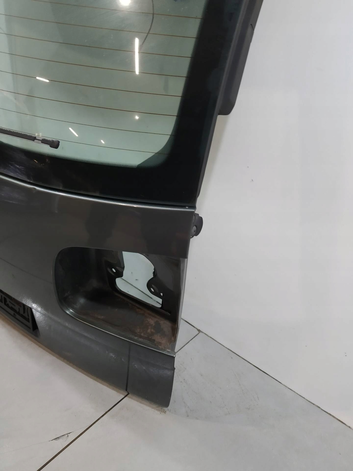 boot door window VW Volkswagen Touareg and (2002-2010)