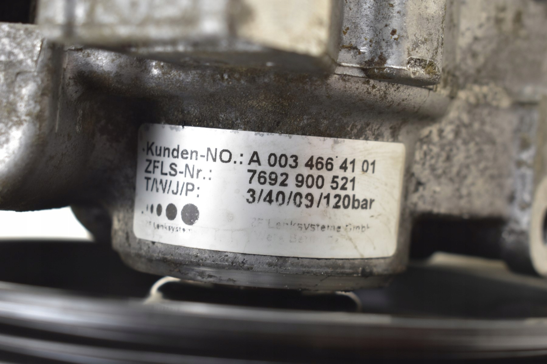 servo pump MERCEDES W203 CL203 W204 1.8 compressor; A0034664101