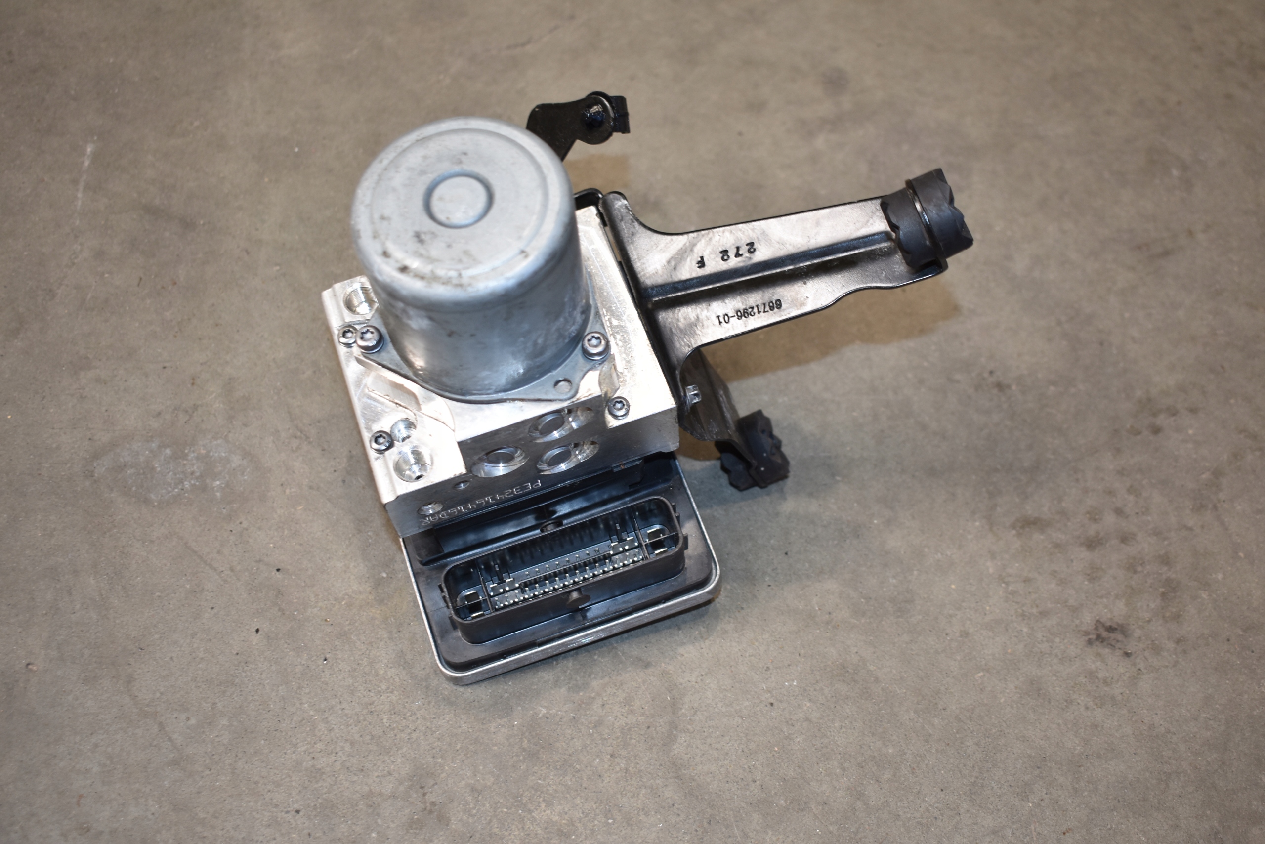 perfect condition control unit RADAR pump ABS BMW G05 G30 1