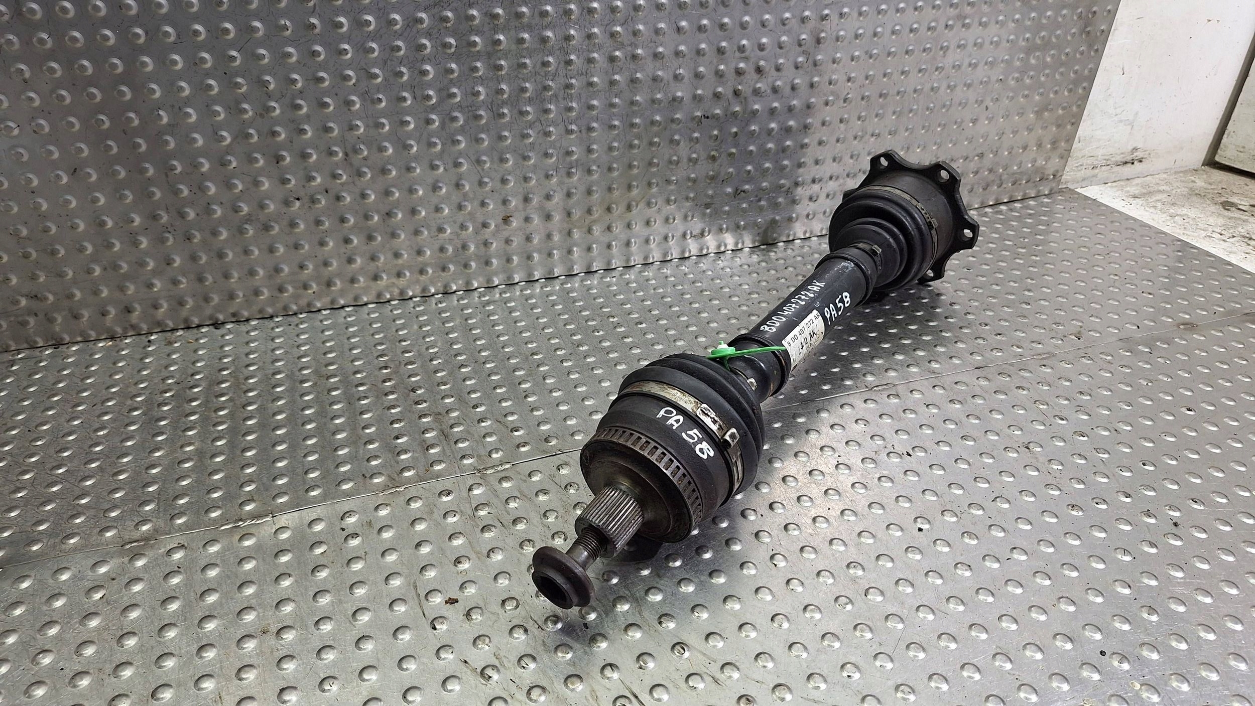 semi-axis right front 8D0407272AK VW PASSAT B5 AUDI A4 B5 2.4 2.8 B AUTOMAT
