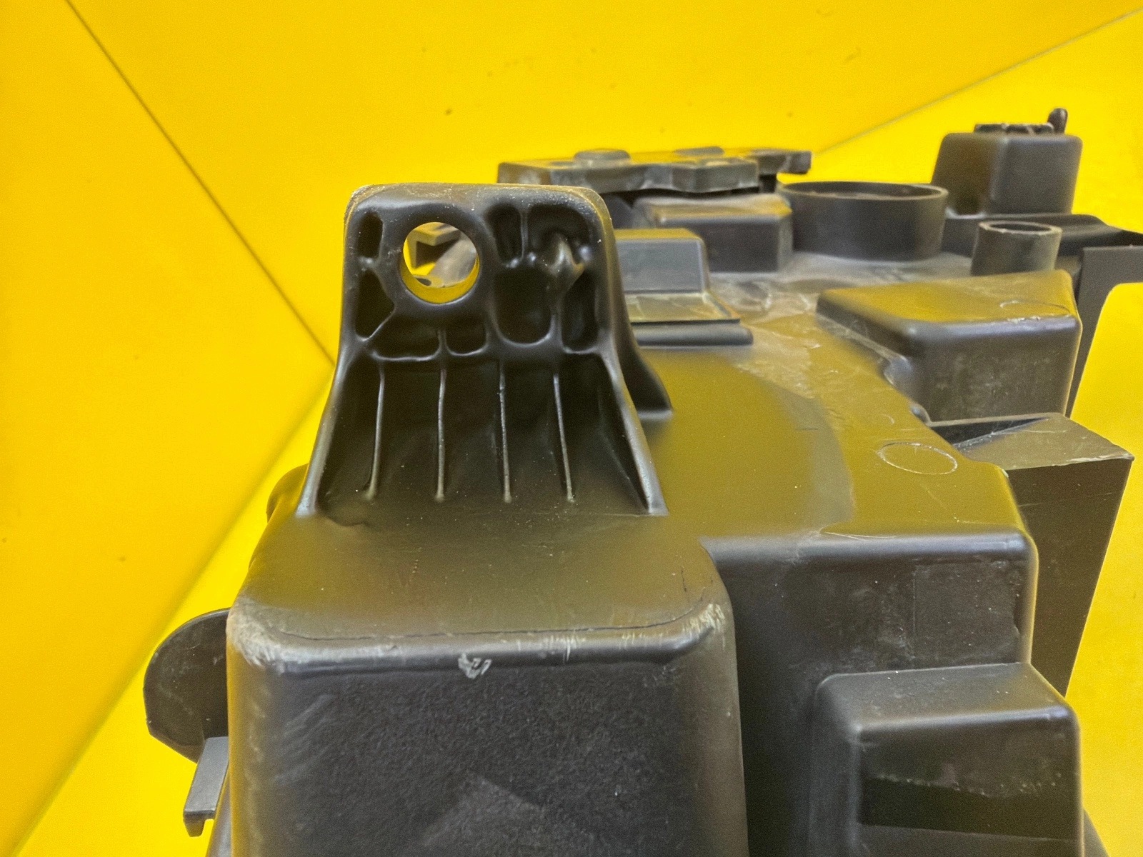 light right front Lynk&Co 01 DRL 8893628771