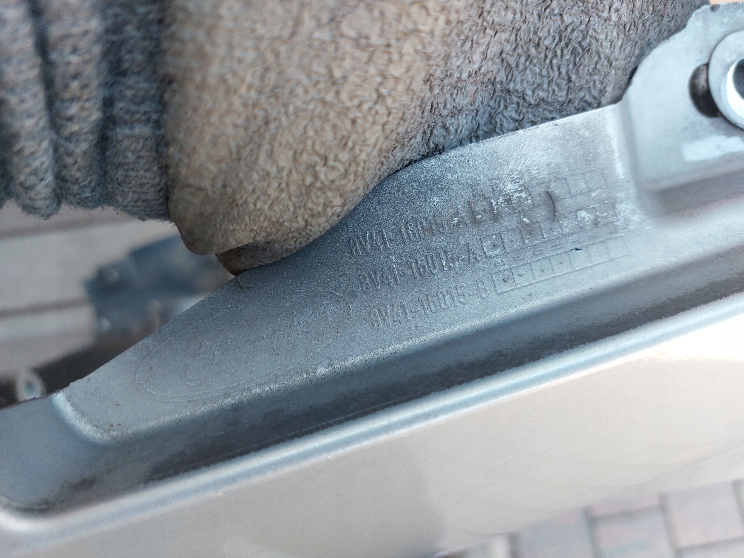 fender right front FORD KUGA MK1 SREBRNY