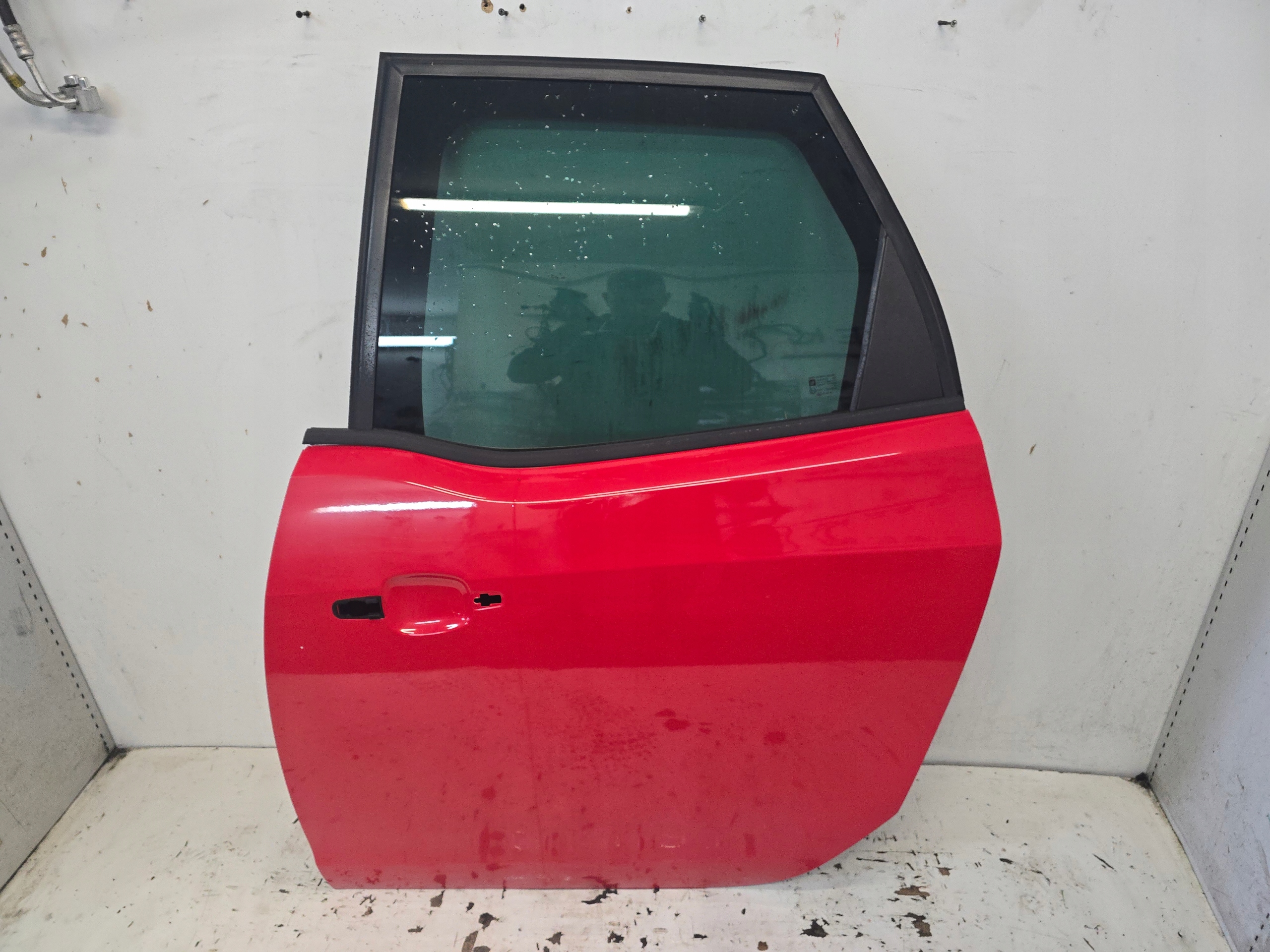 OPEL MERIVA B II 2 door left rear part left rear. red Z547